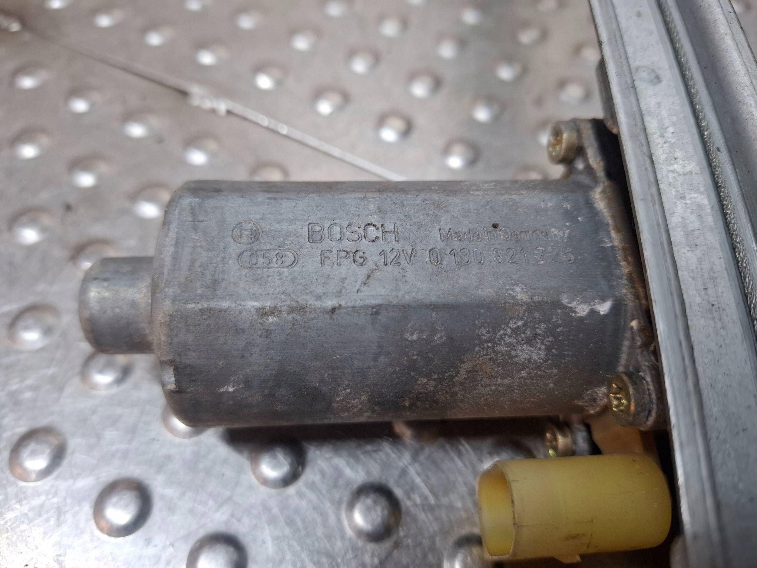 window regulator right rear part 8212100 BMW E46