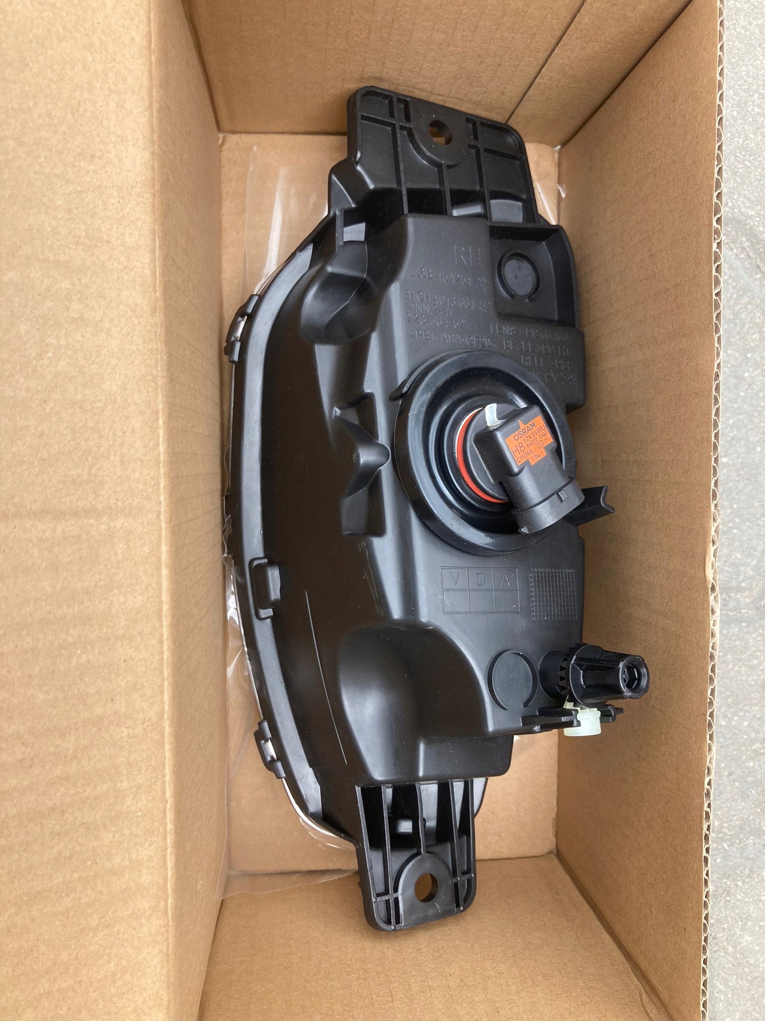 HALOGEN PRZOD PRAWY FORD KUGA MK3 ESCAPE Numer katalogowy części LJ6B-15A254-AC