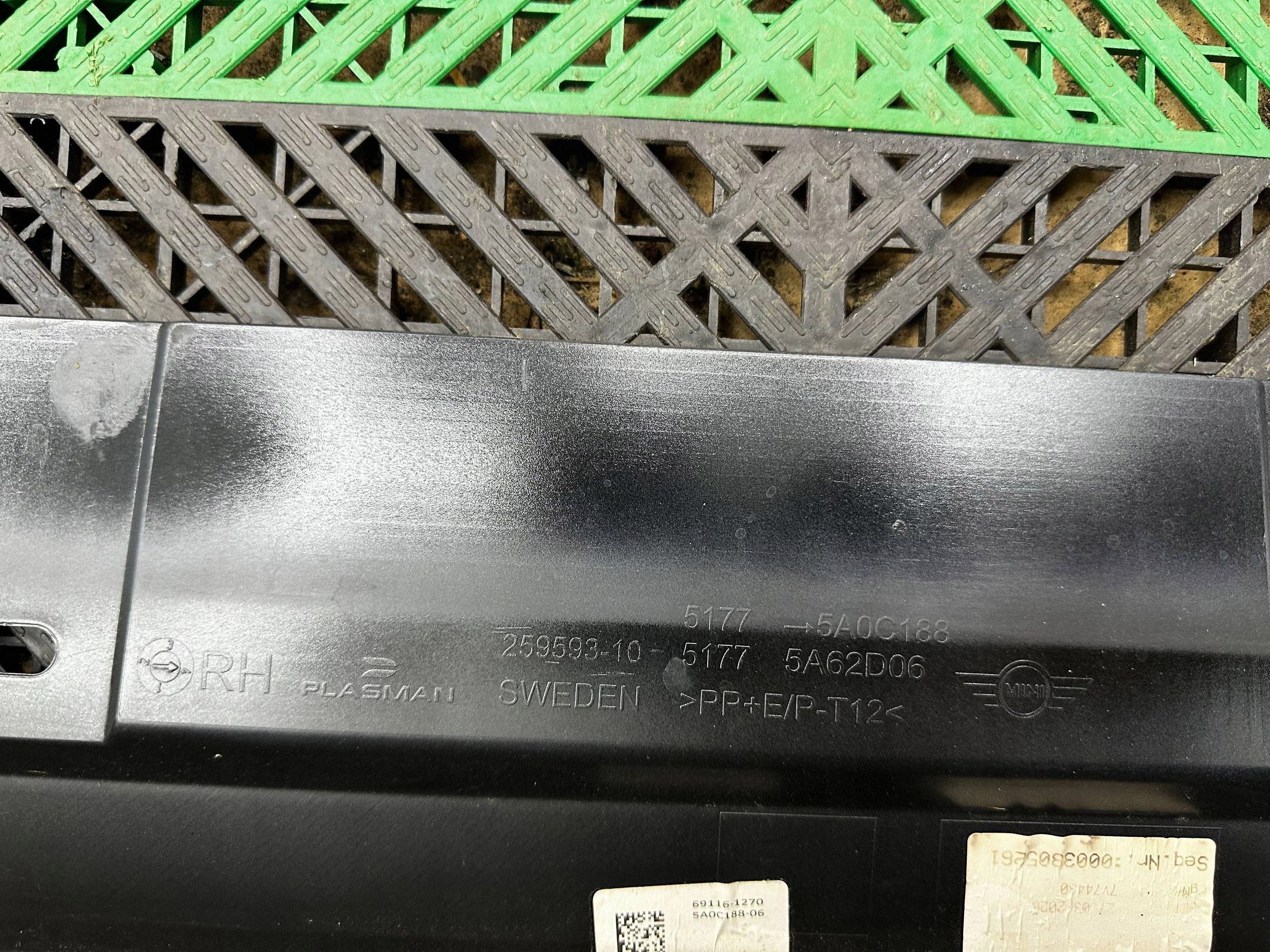 moulding threshold right Mini Countryman U25 5A62D06