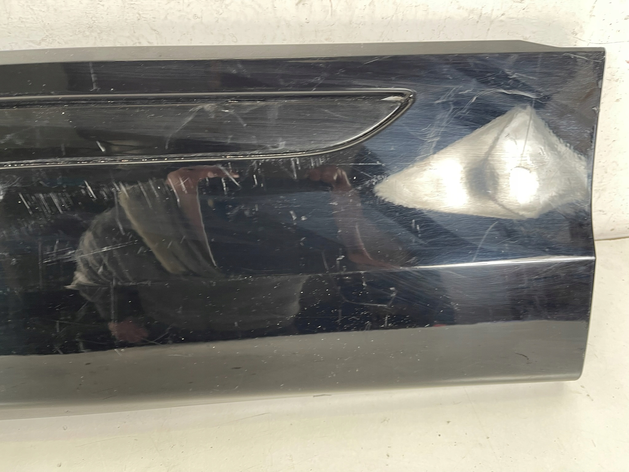 K8 AUDI Q8 4M moulding door left rear part 4M8853969B