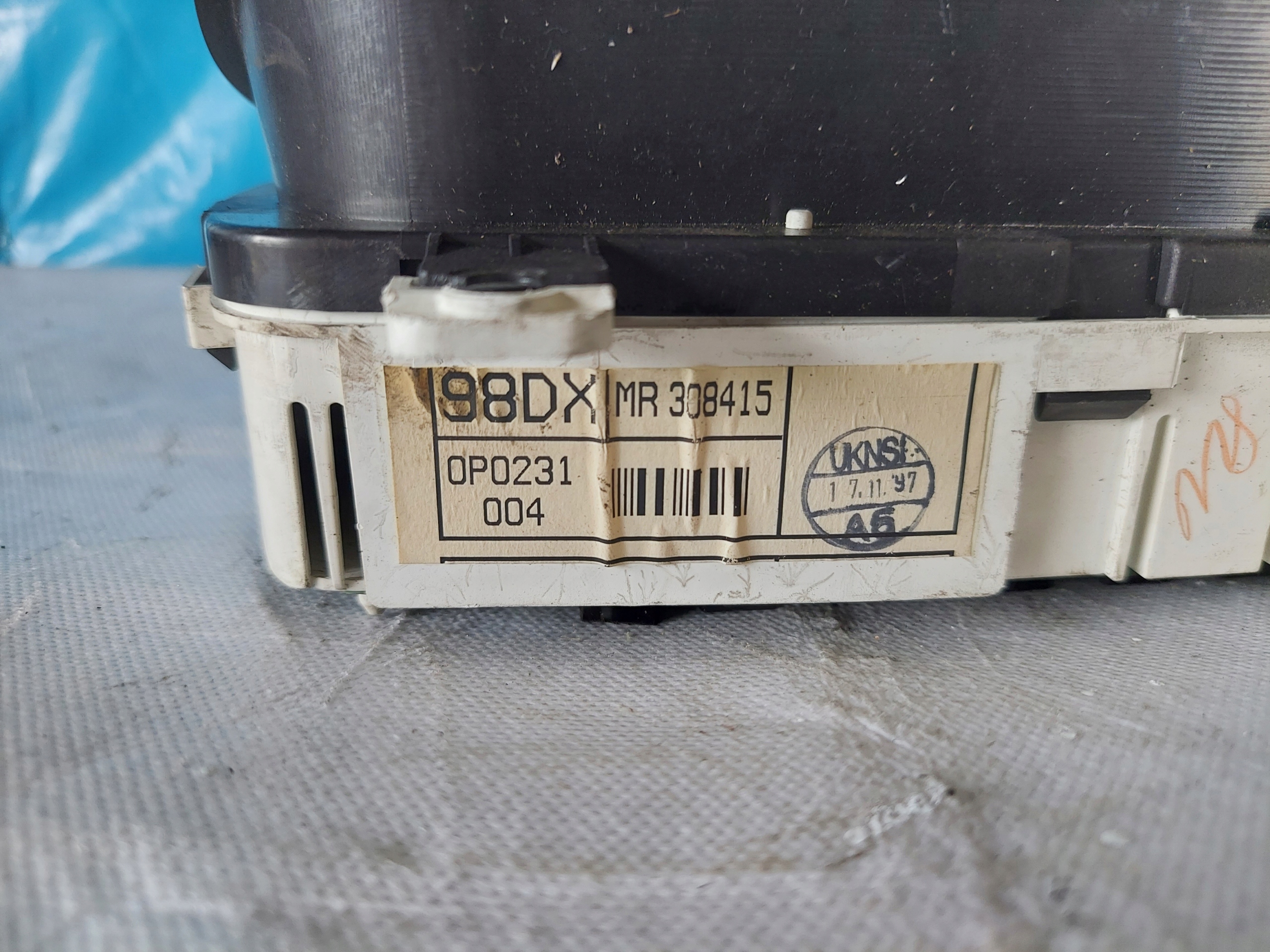 dials clock CARISMA 1.8 GDI MR308415