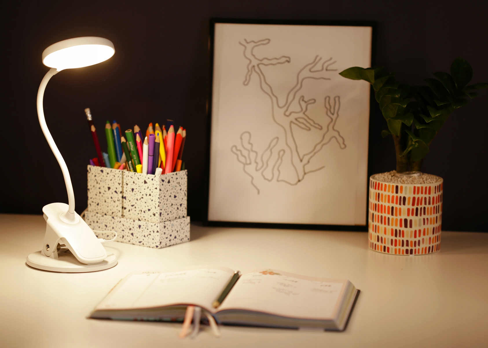 Lampka LED Biurkowa Szkolna na Biurko USB DOTYK Marka Interlook