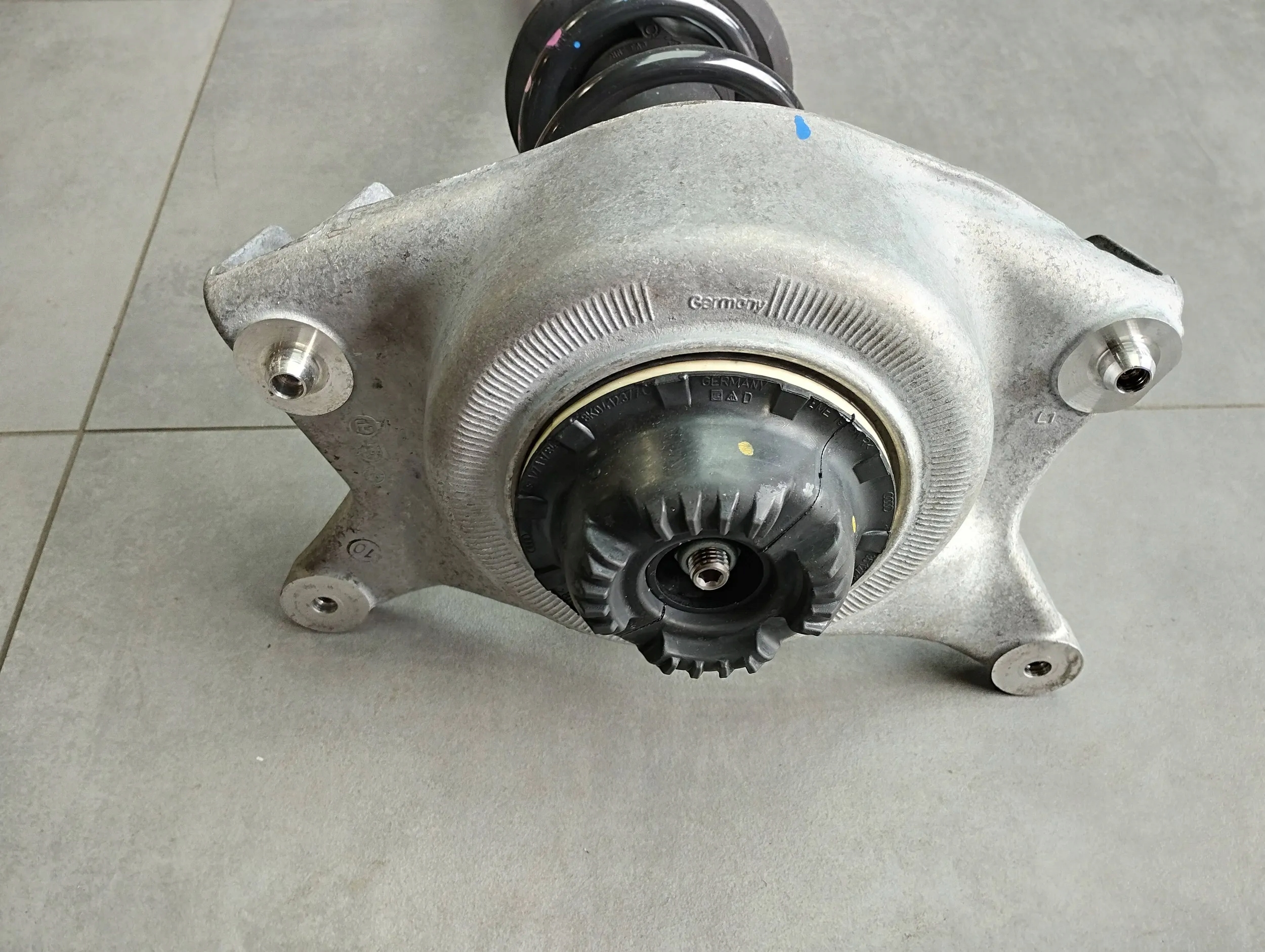 Audi A5 8t shock absorber front 8F0413029B