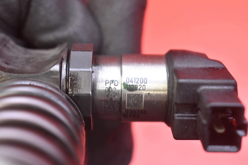 Einspritzdüse Einspritzdüse 03G130073S VW PASSAT B6 2.0 TDI 140 KM 05-10