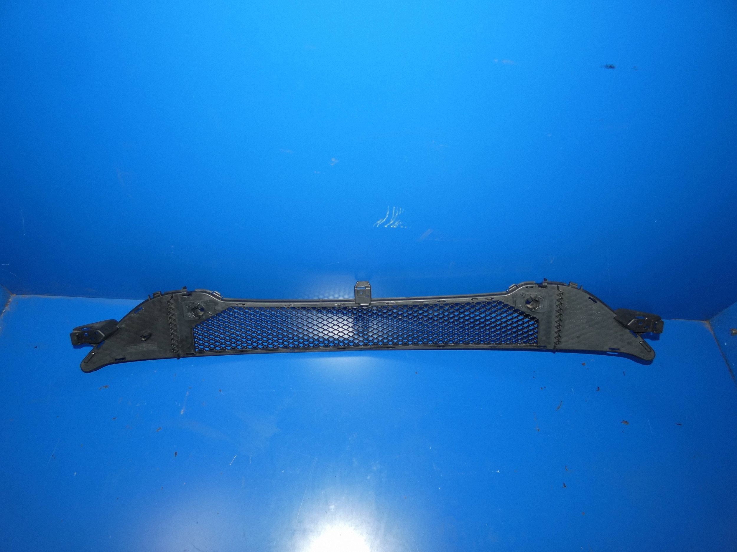 MERCEDES CLA W117 grid of a bumper lower front front below PDC