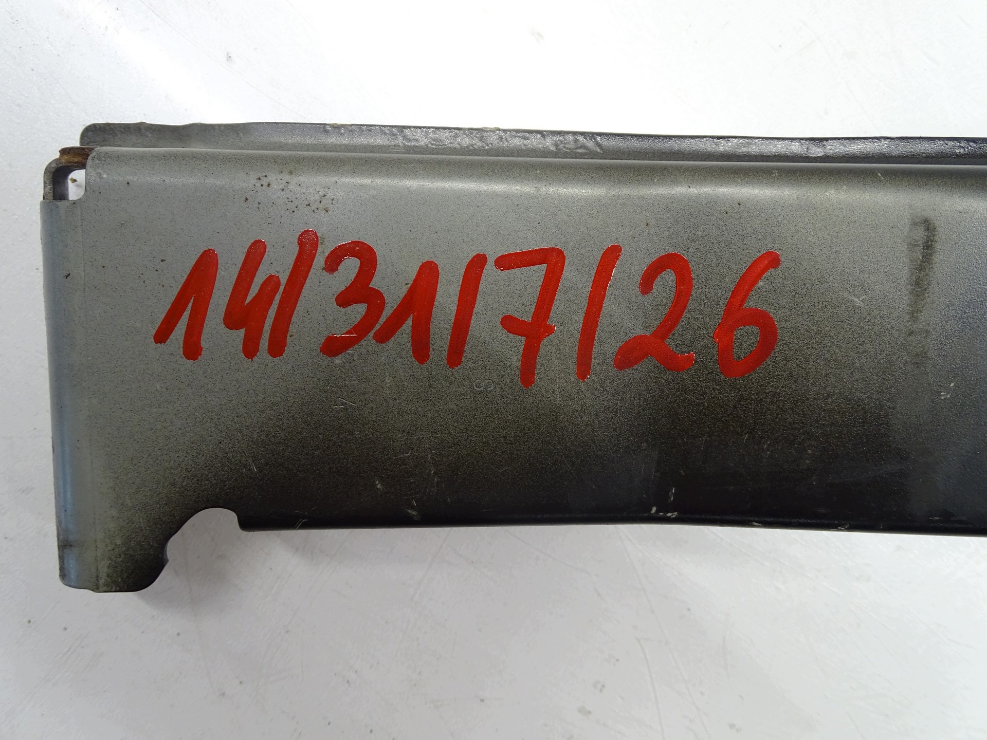Support plaque Aile Avant DO AUDI A5 8T 8T0821136G
