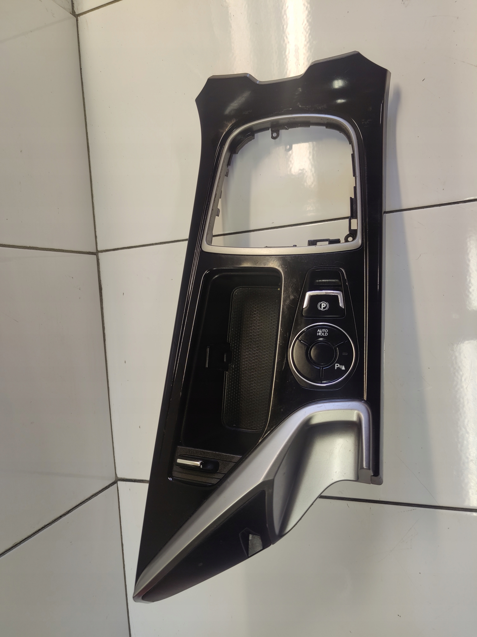 HYUNDAI I40 TUNEL central PANEL passenger compartment 84651-3Z000