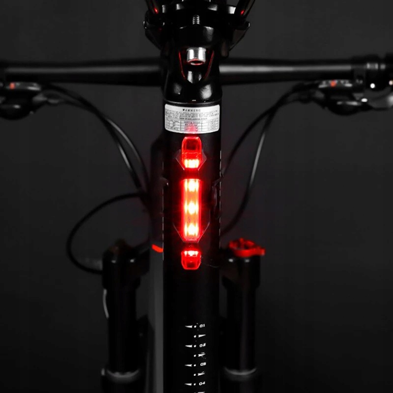 L1 LAMPKA ROWEROWA LED PRZÓD TYŁ ZESTAW ROWERU USB Zawartość zestawu akumulator