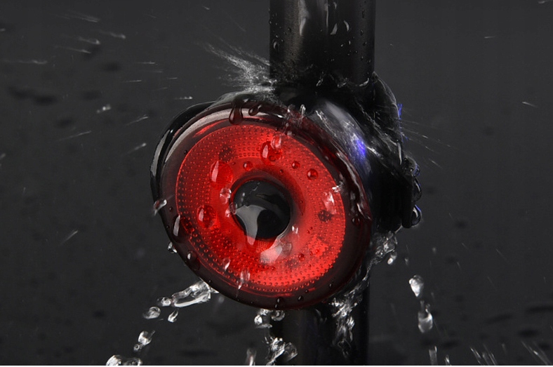 LAMPKA ROWEROWA TYŁ TYLNA LED ŚWIATŁO ROWEROWE LED 4 TRYBY WODOODPORNA Kolor dominujący czarny