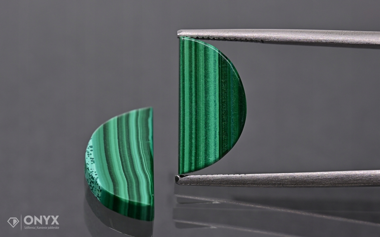 Malachit mělký Para půlkruh 15,5x7,5 mm