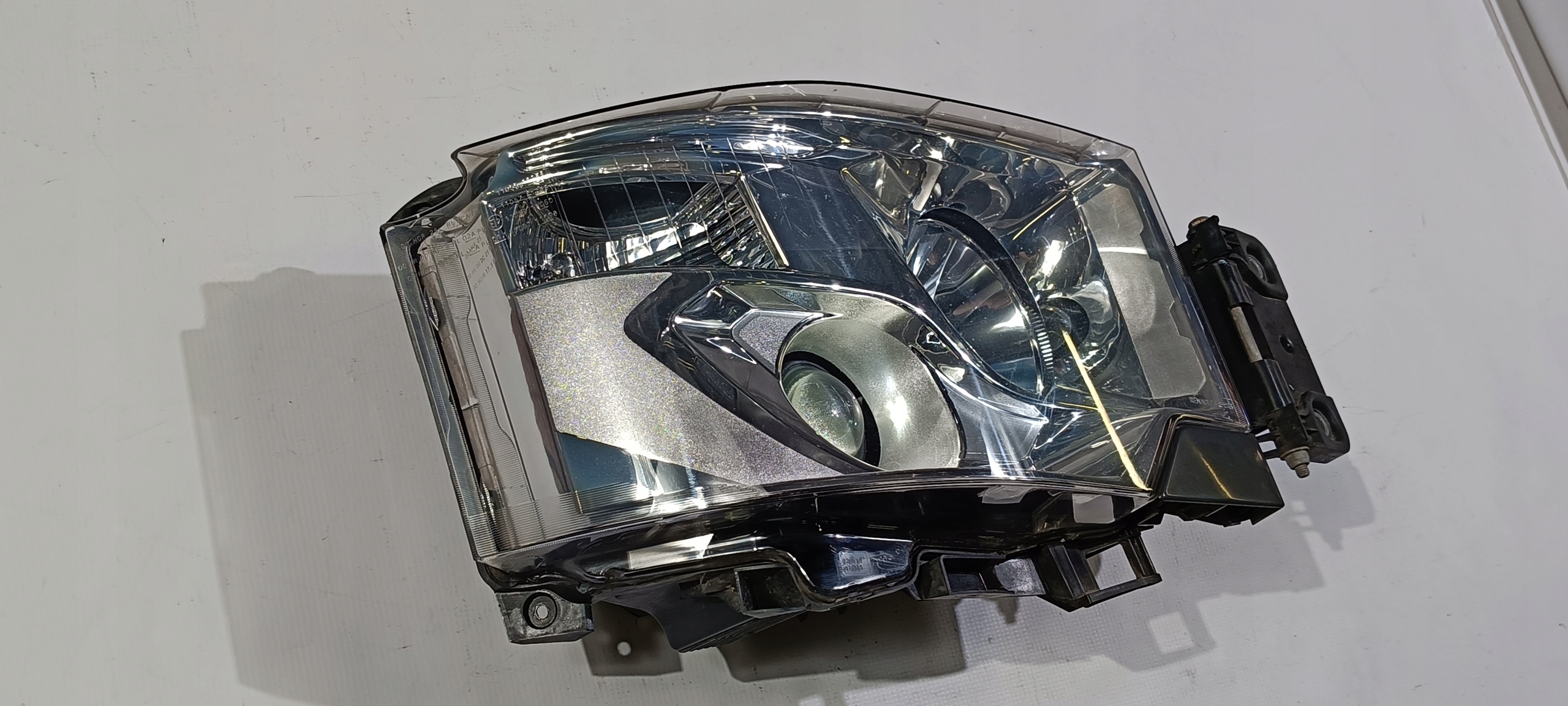 light front front right Renault Gama T - Range