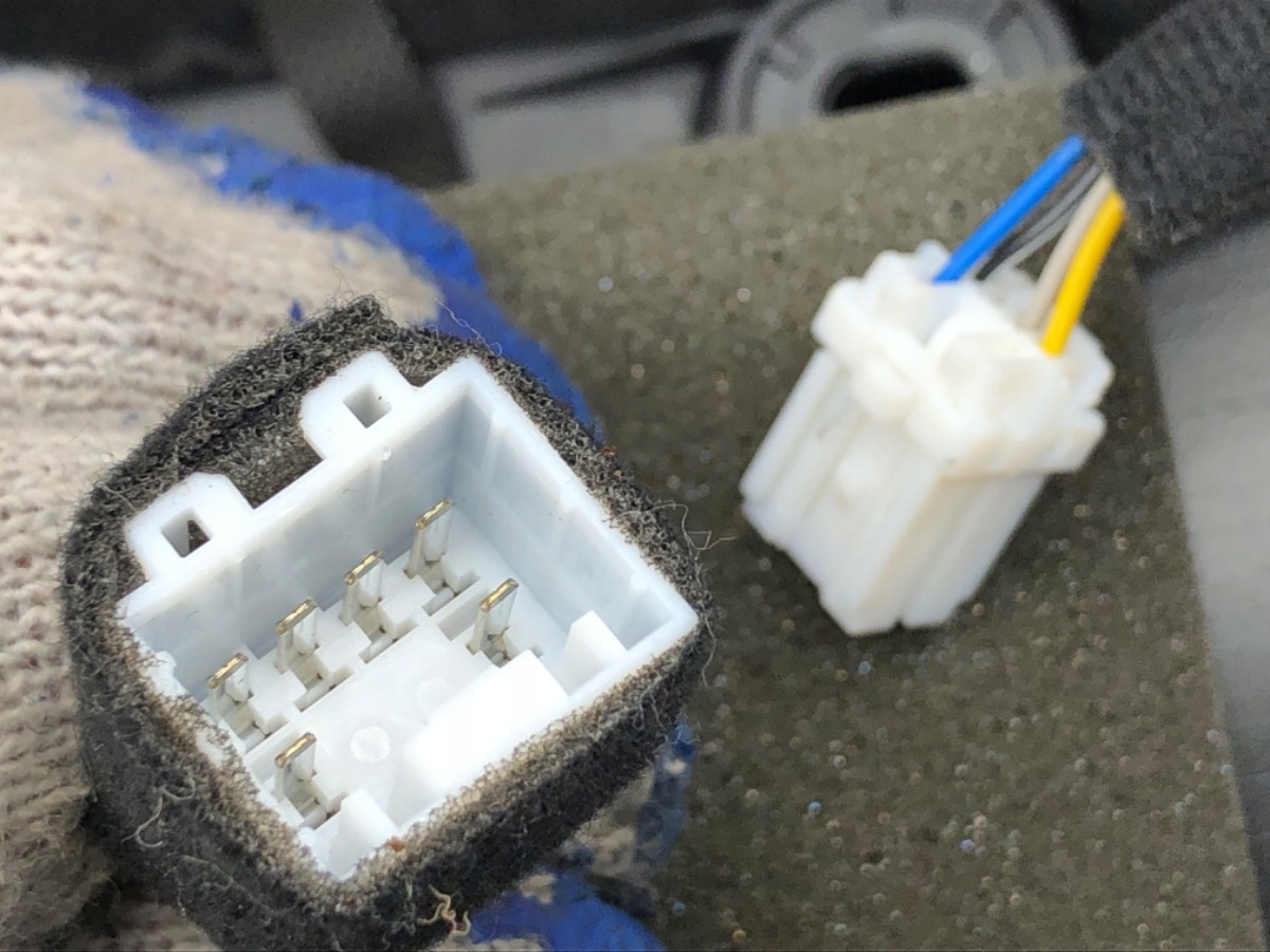 тунель середина kia OPTIMA универсал консоль центральная,