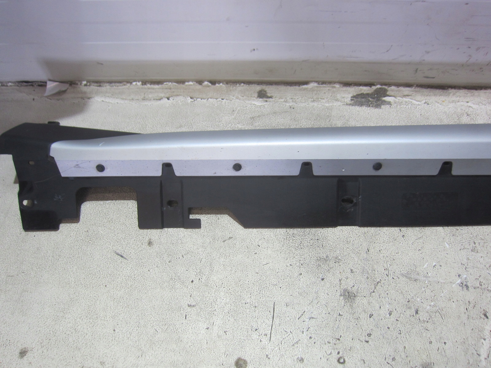 BMW X1 F48 7332327 left cap threshold left moulding threshold X-LINE 7403399
