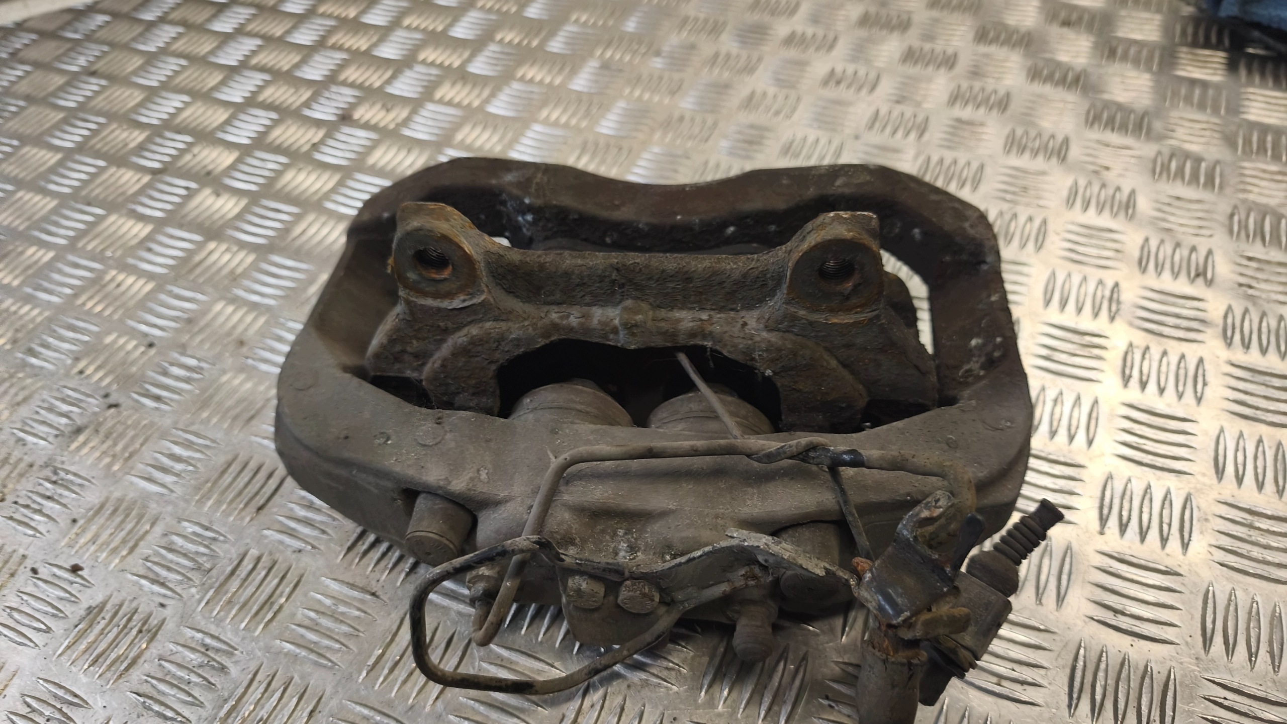 caliper brake VW PHAETON right front 3.0TDI 2006r