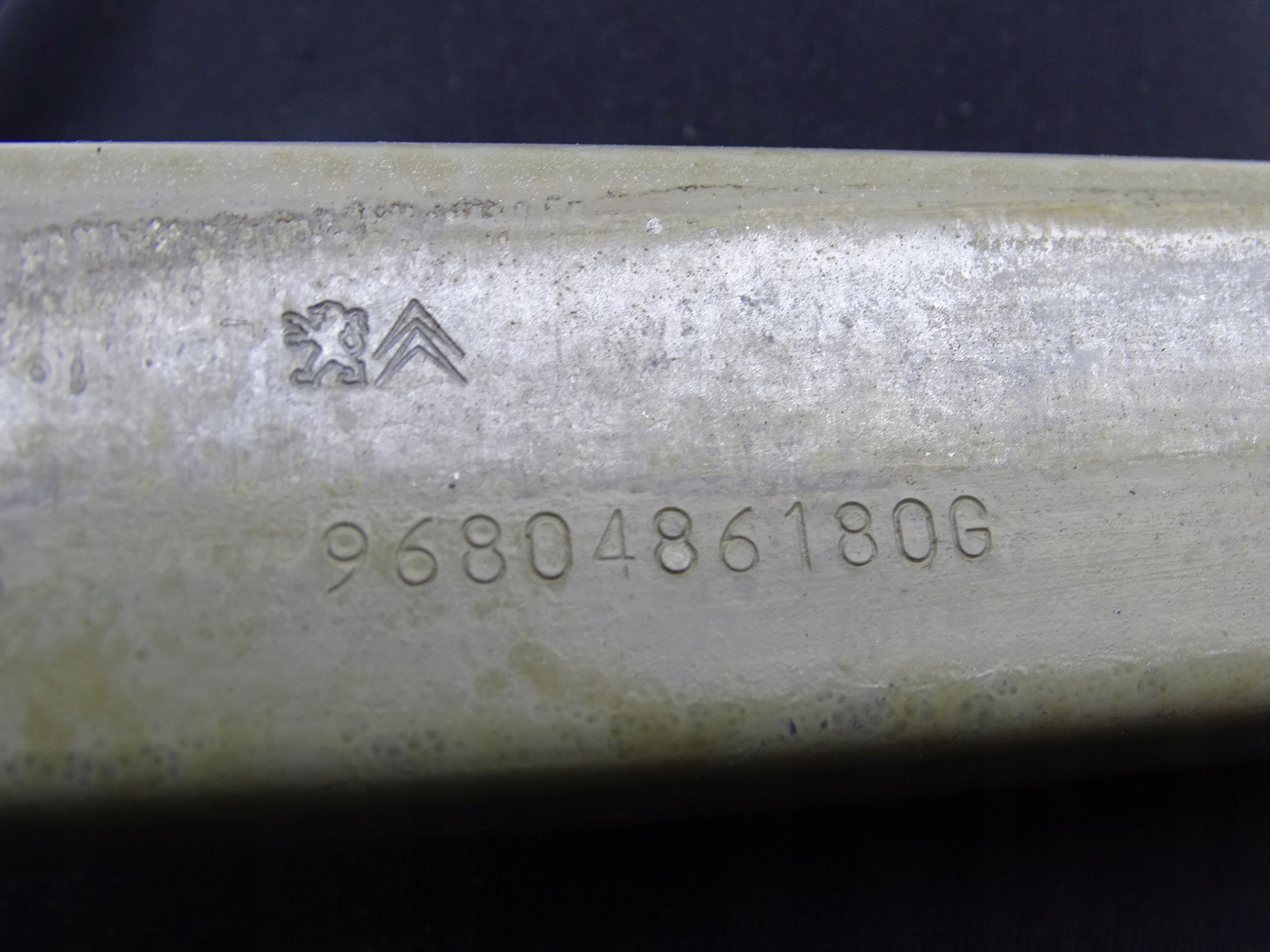 PEUGEOT PARTNER II BERLINGO 08-18 PROWADNICA DRZWI PRZESUWNYCH LEWA GÓRA Producent części Peugeot OE