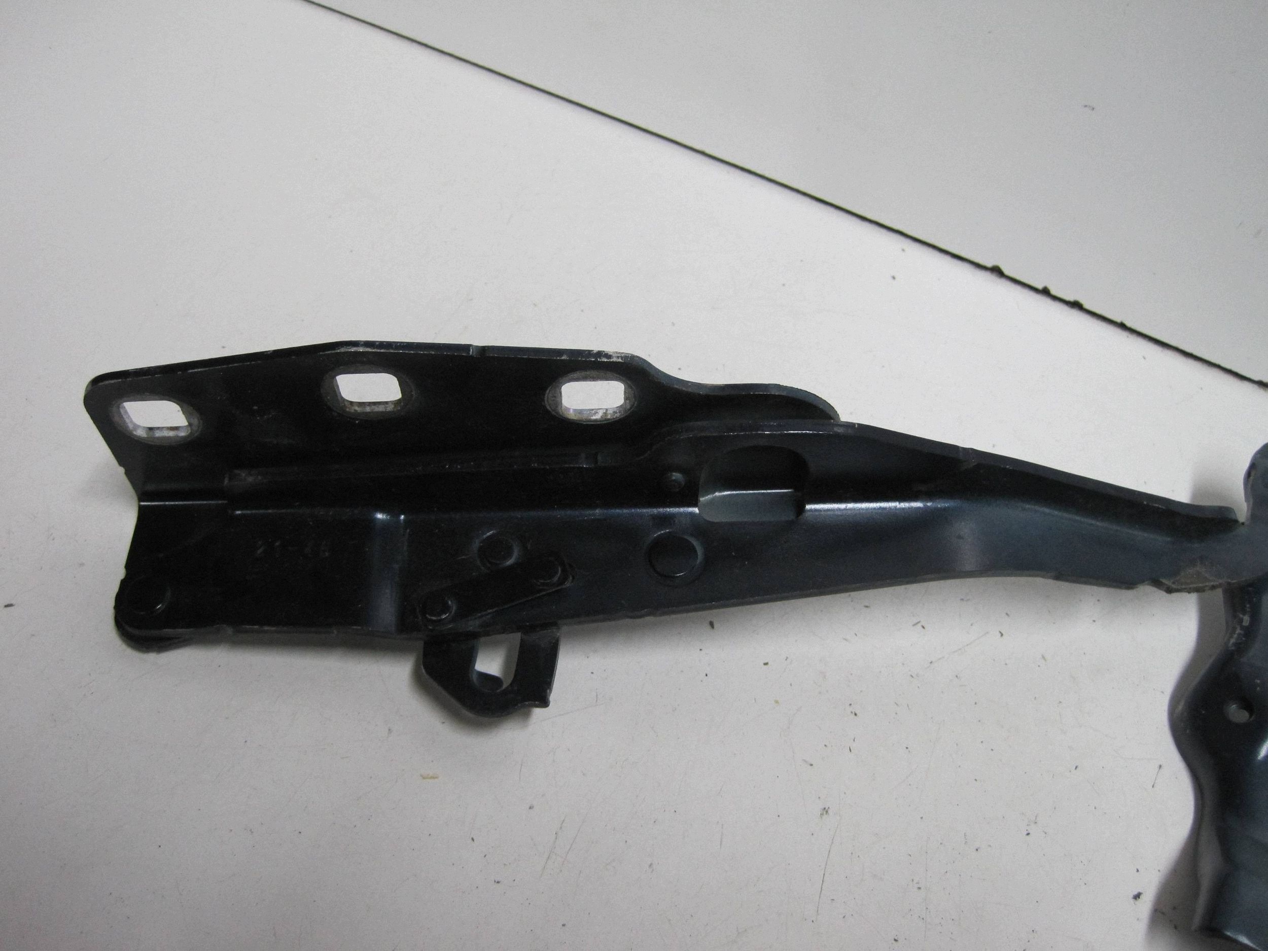 hinge bonnets right CITROEN DS9 9813071980