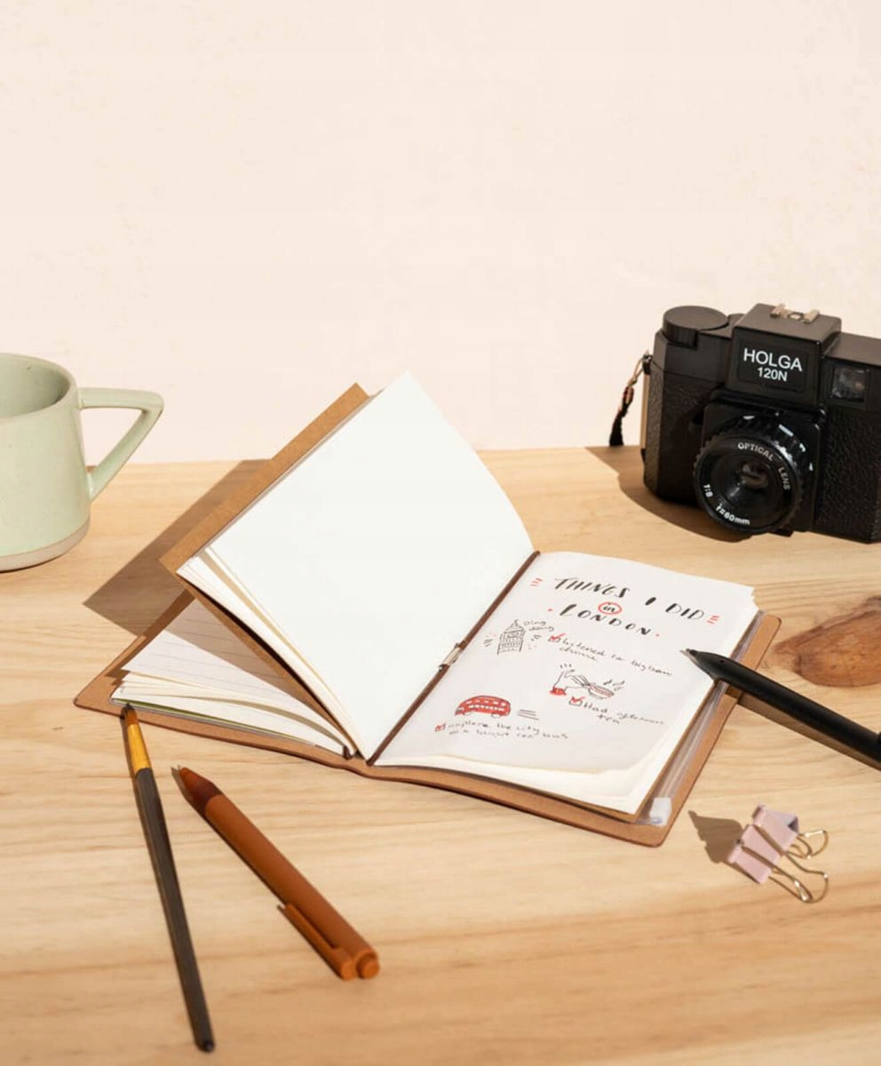 Jurassic Park notes skórzany 80 kartek czystych oraz w kropkowaną linie Marka Grupoerik