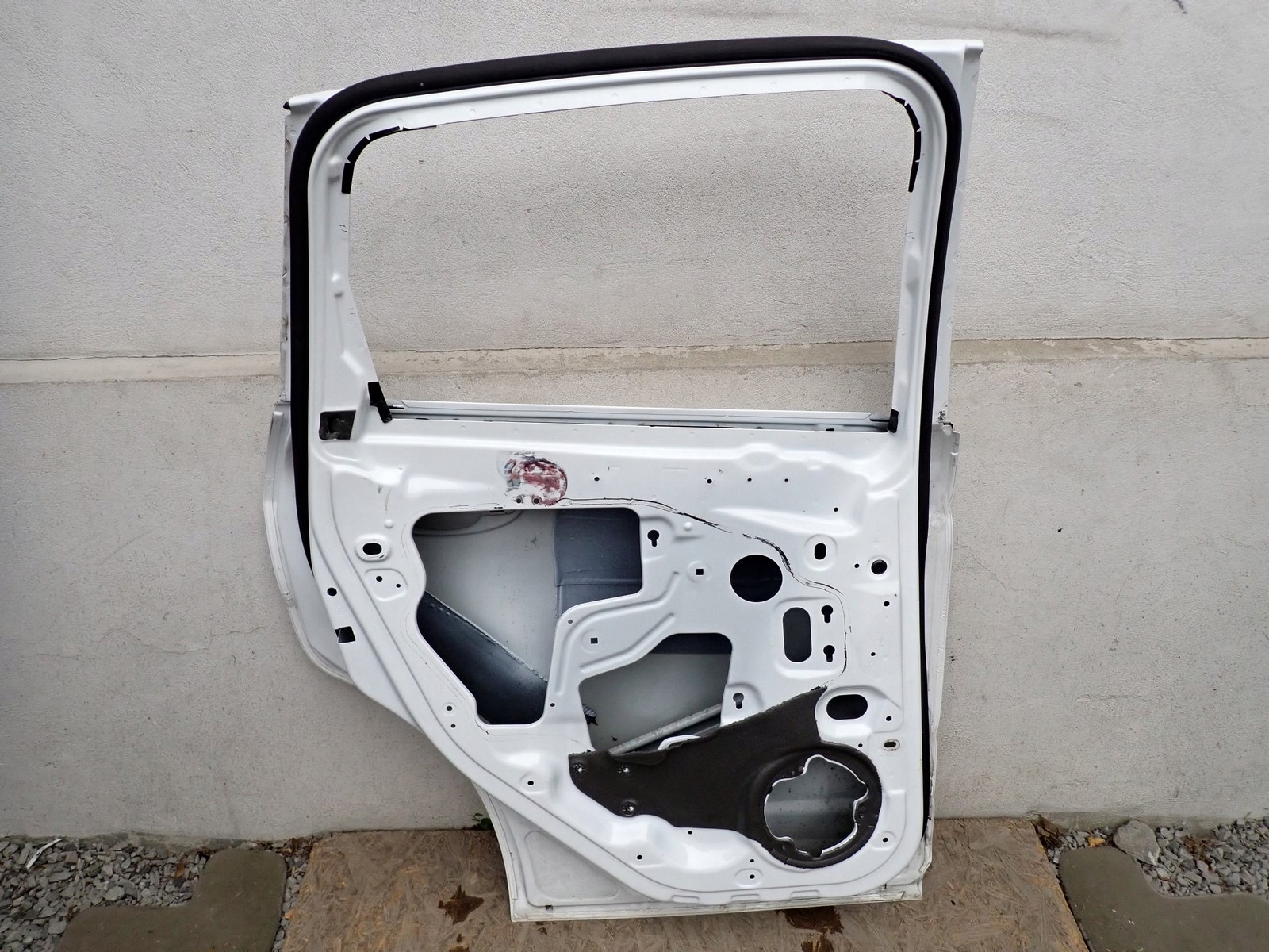 door left rear. left rear part FORD C MAX MK2 2010- PE1C1-R24631-AB