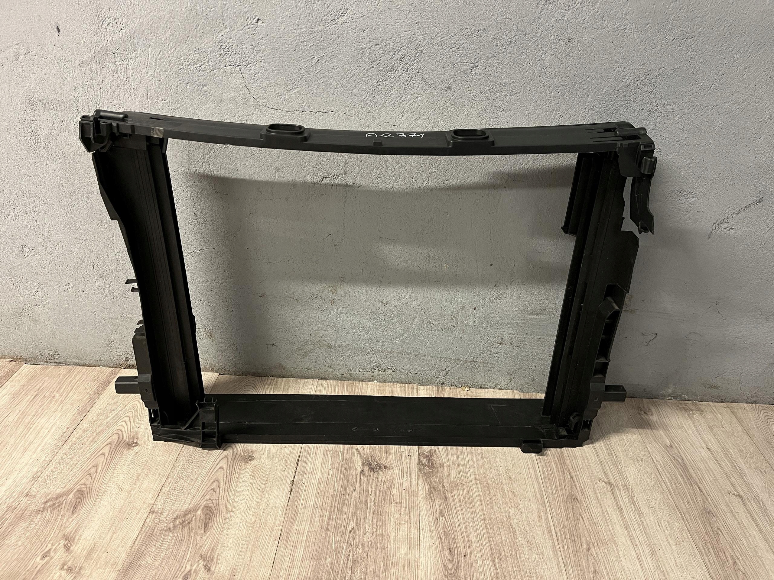 BMW 5 F10 F11 OBUDOWA CHŁODNICY PODSTAWA RAMA Wersja Europejska