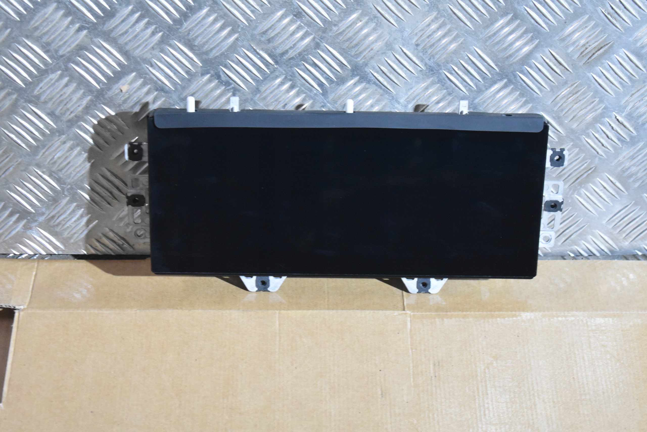 IDEALNY EKRAN display LCD PORSCHE PANAMERA 971 1