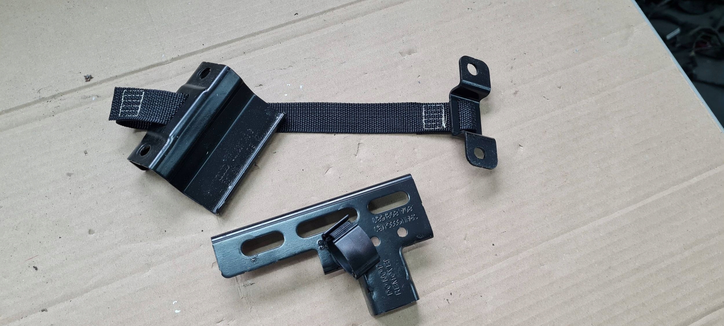 Q5 80A SQ5 Halter Halter AKUMULATORA 80A867749G