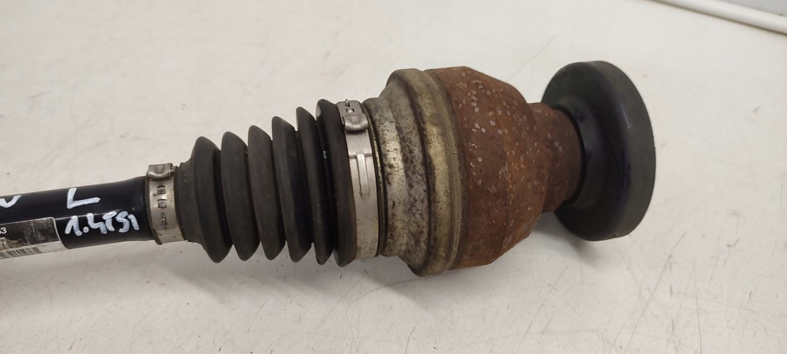 semi-axis left VW Tiguan and 1,4 TSI 4x4