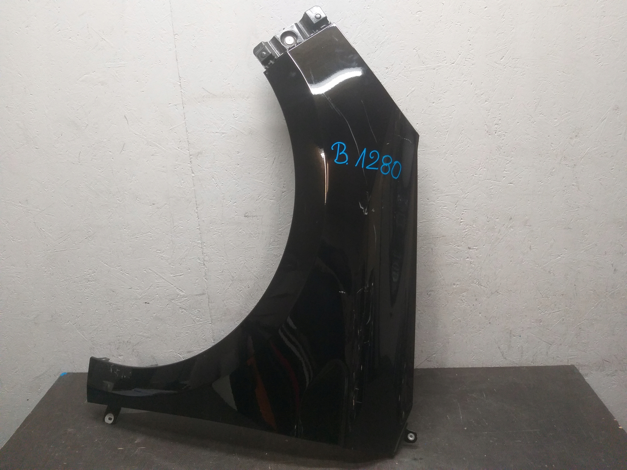 blatník předek levý RENAULT CLIO V 5