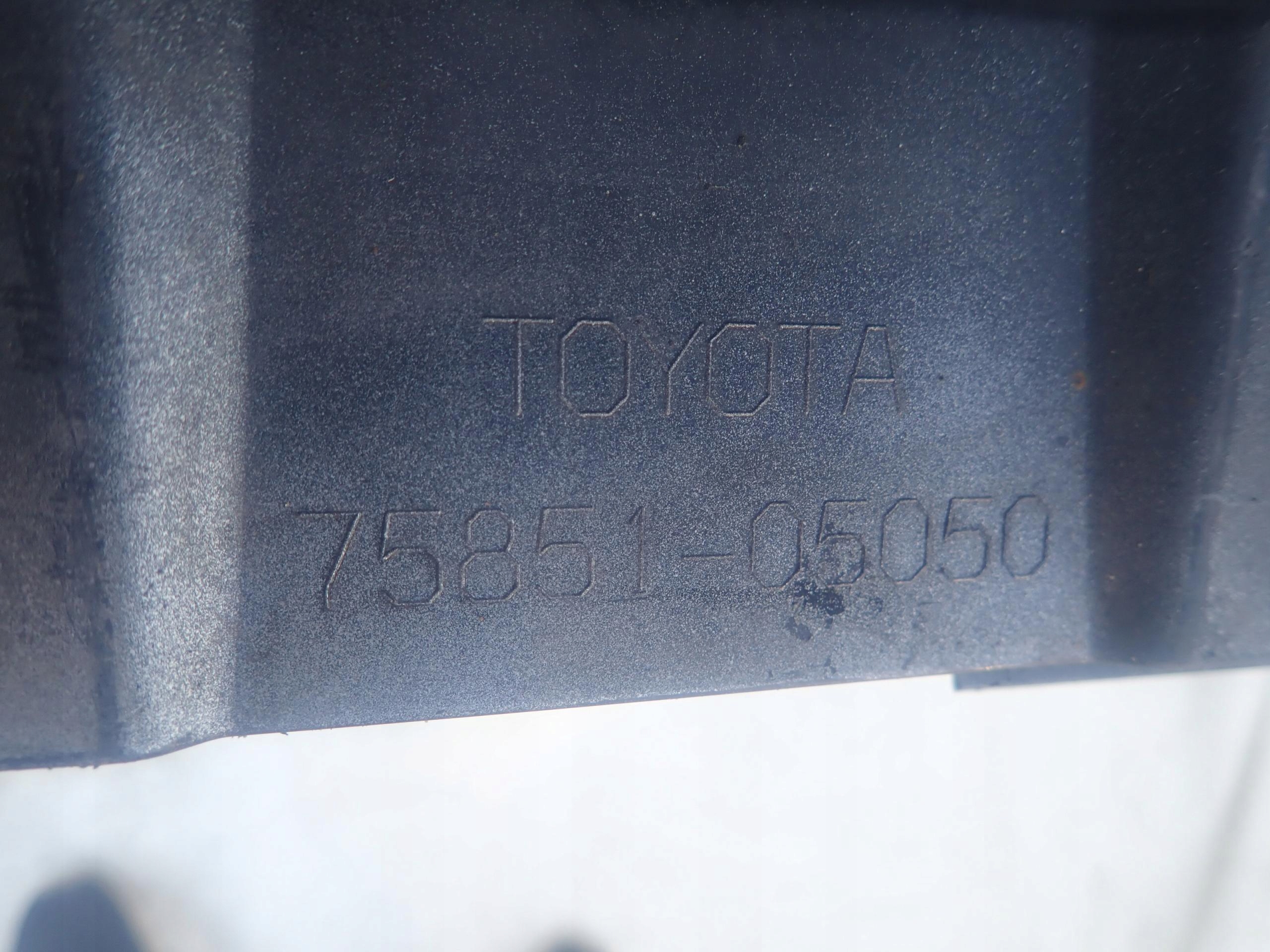 TOYOTA AVENSIS T29 15-19 threshold right moulding threshold