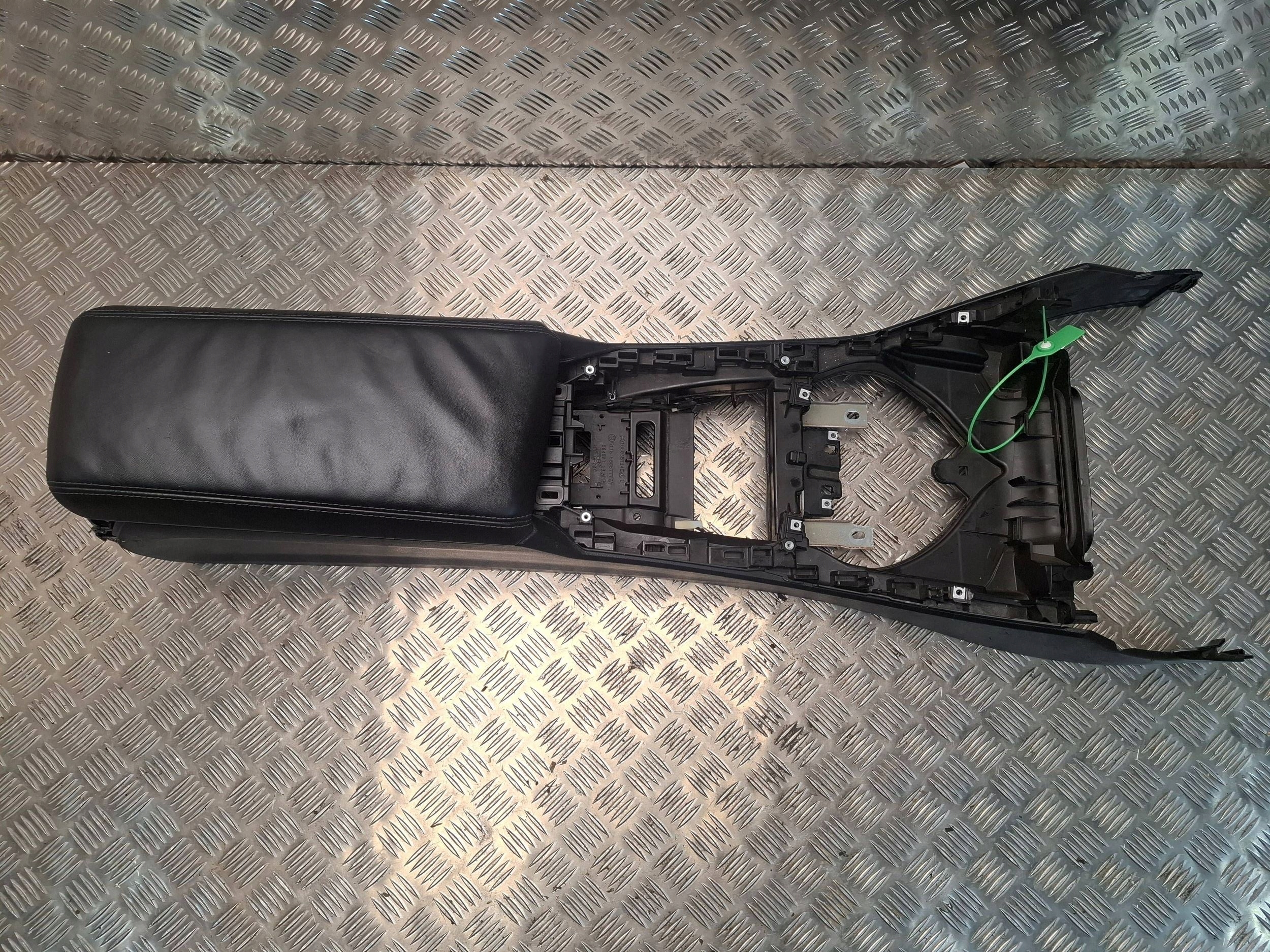 armrest TUNEL central 5116584507 BMW 3 G20 4 G22 G23 G82