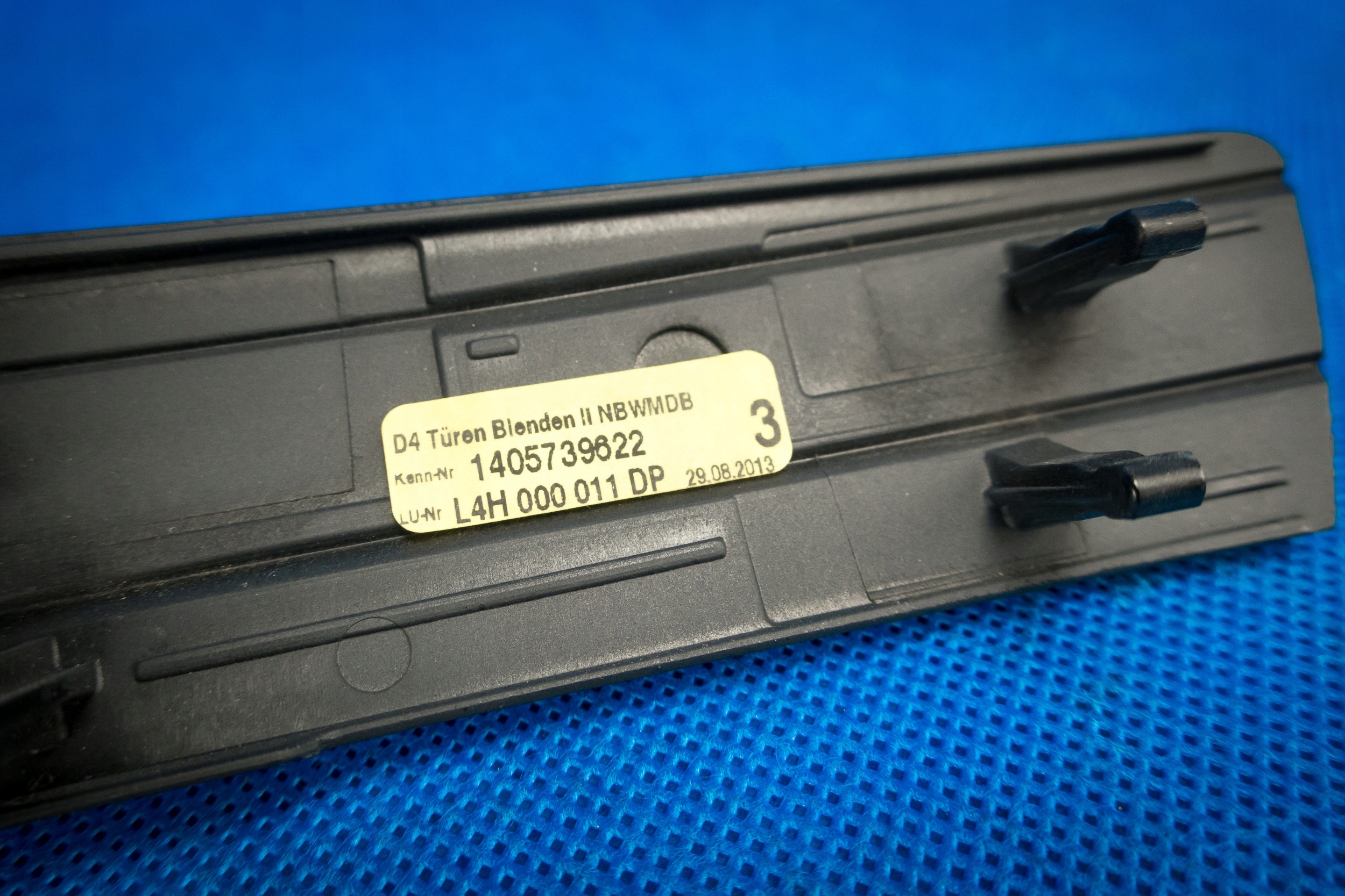 decorative trim door dekor Audi A8 4H0867409 IND