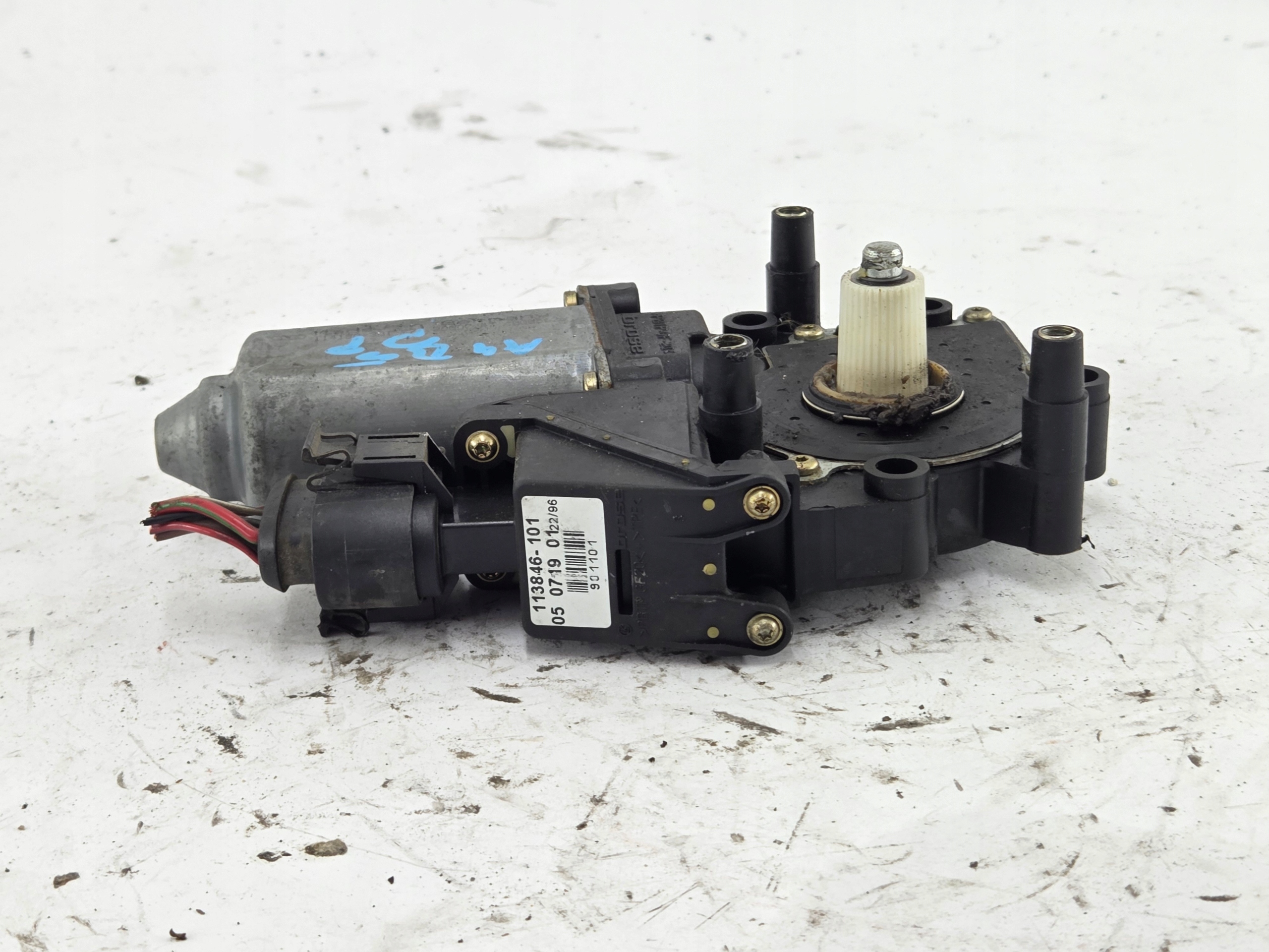 AUDI A4 B5 mini motor windows right front 114180-103