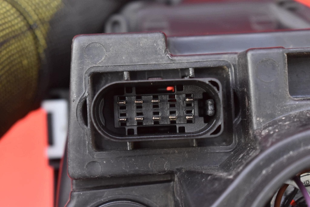 REFLEKTOR right light front EU 20-A317B VW GOLF 5 V 03-09