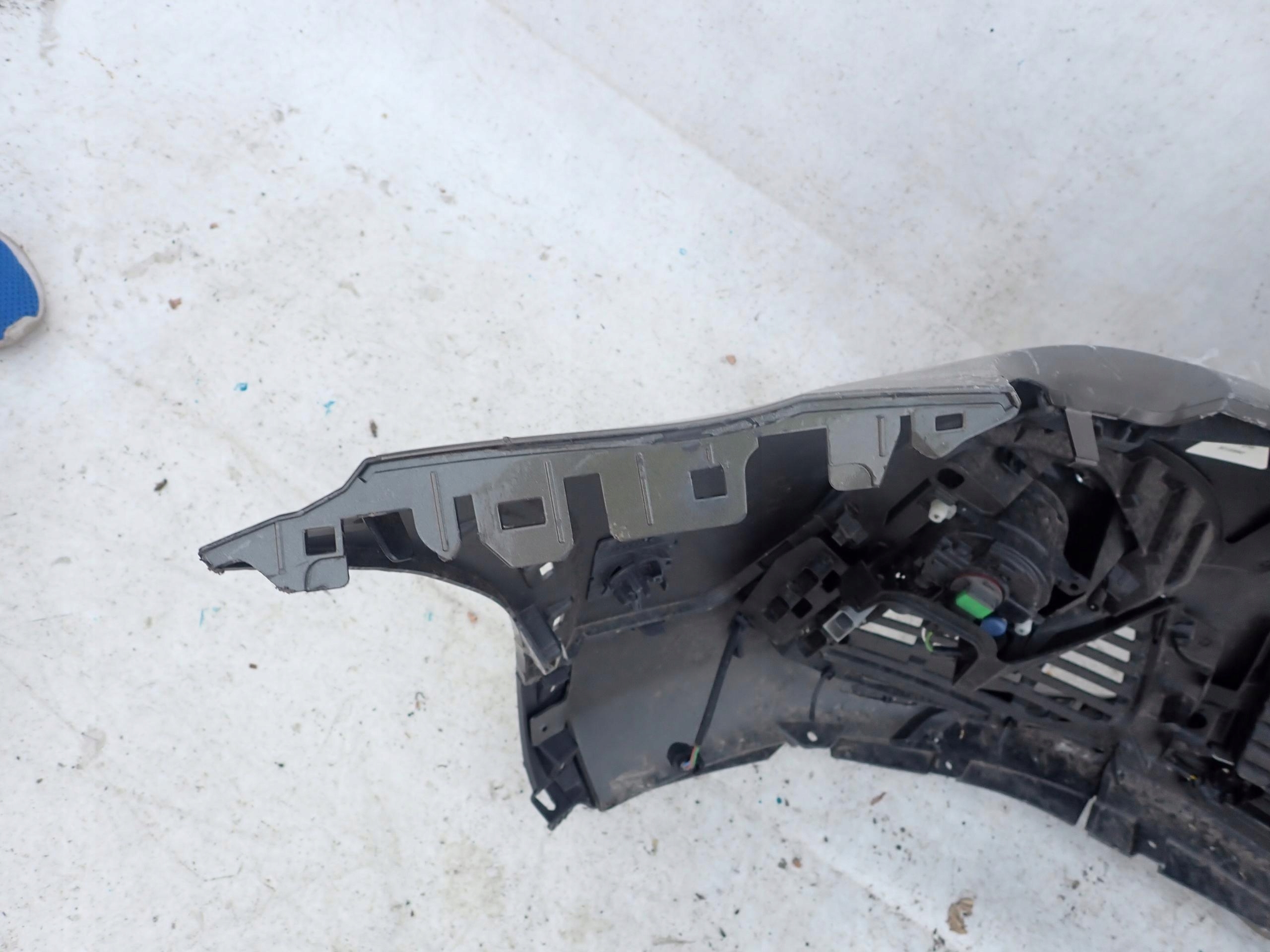 PEUGEOT 3008 II 16- bumper front KAMERA 6PDC