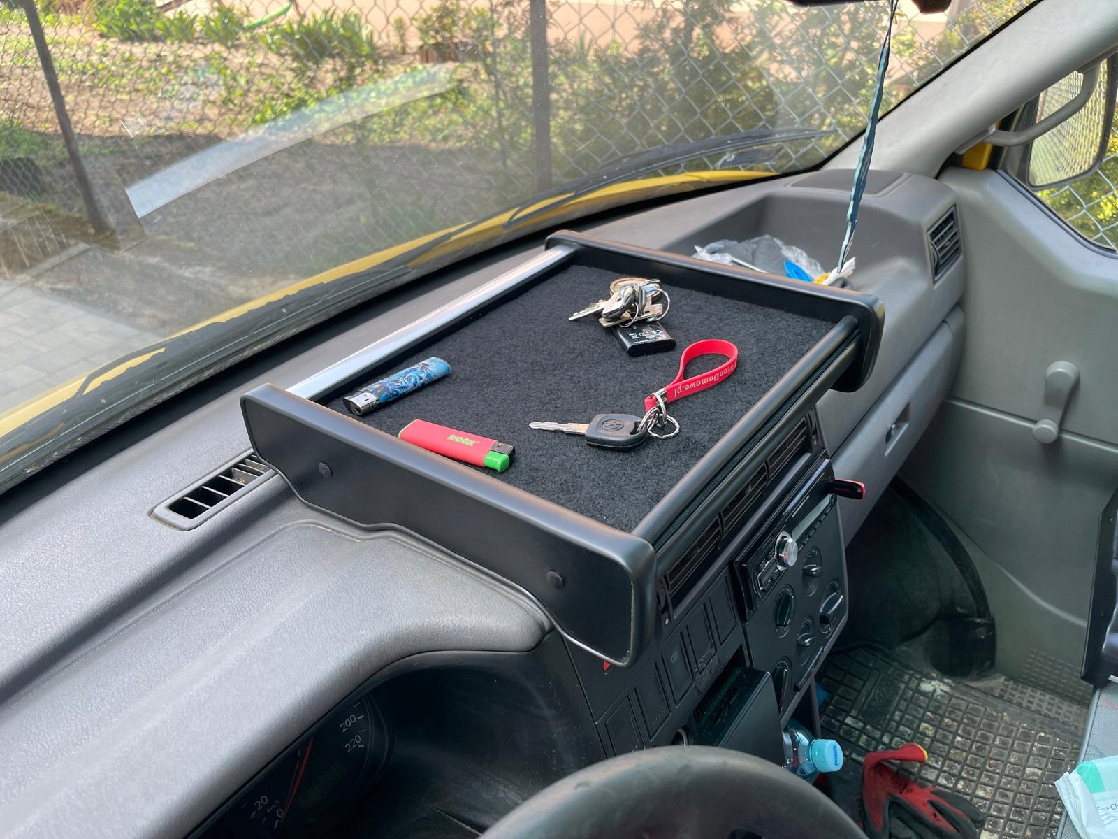 Półka Stolik Na Kokpit Bus Volkswagen T4 Transporter,Caravelle Numer katalogowy części t4