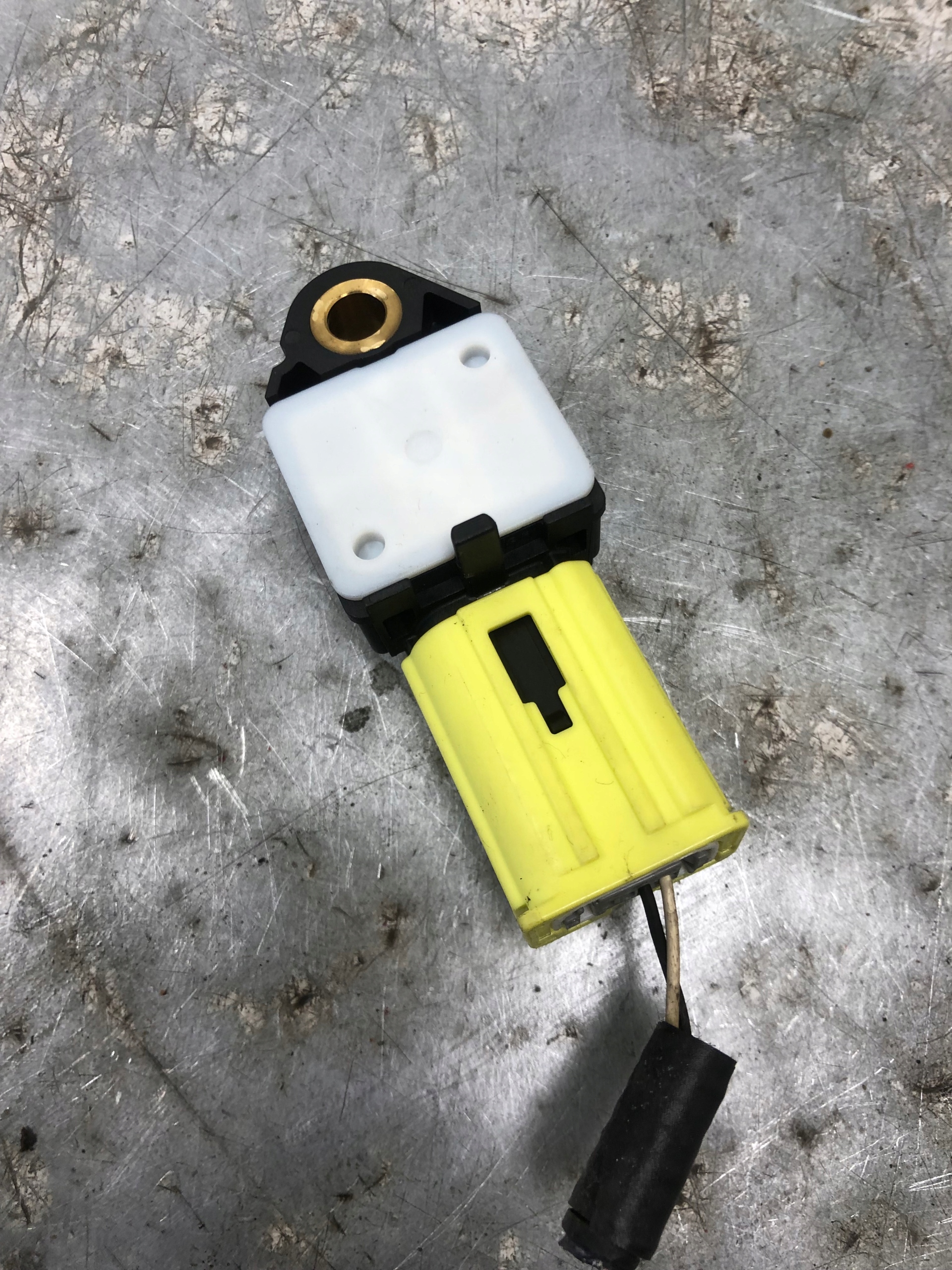 Crashsensor Drucksensor TOYOTA AURIS und LIFT 89831-0W060