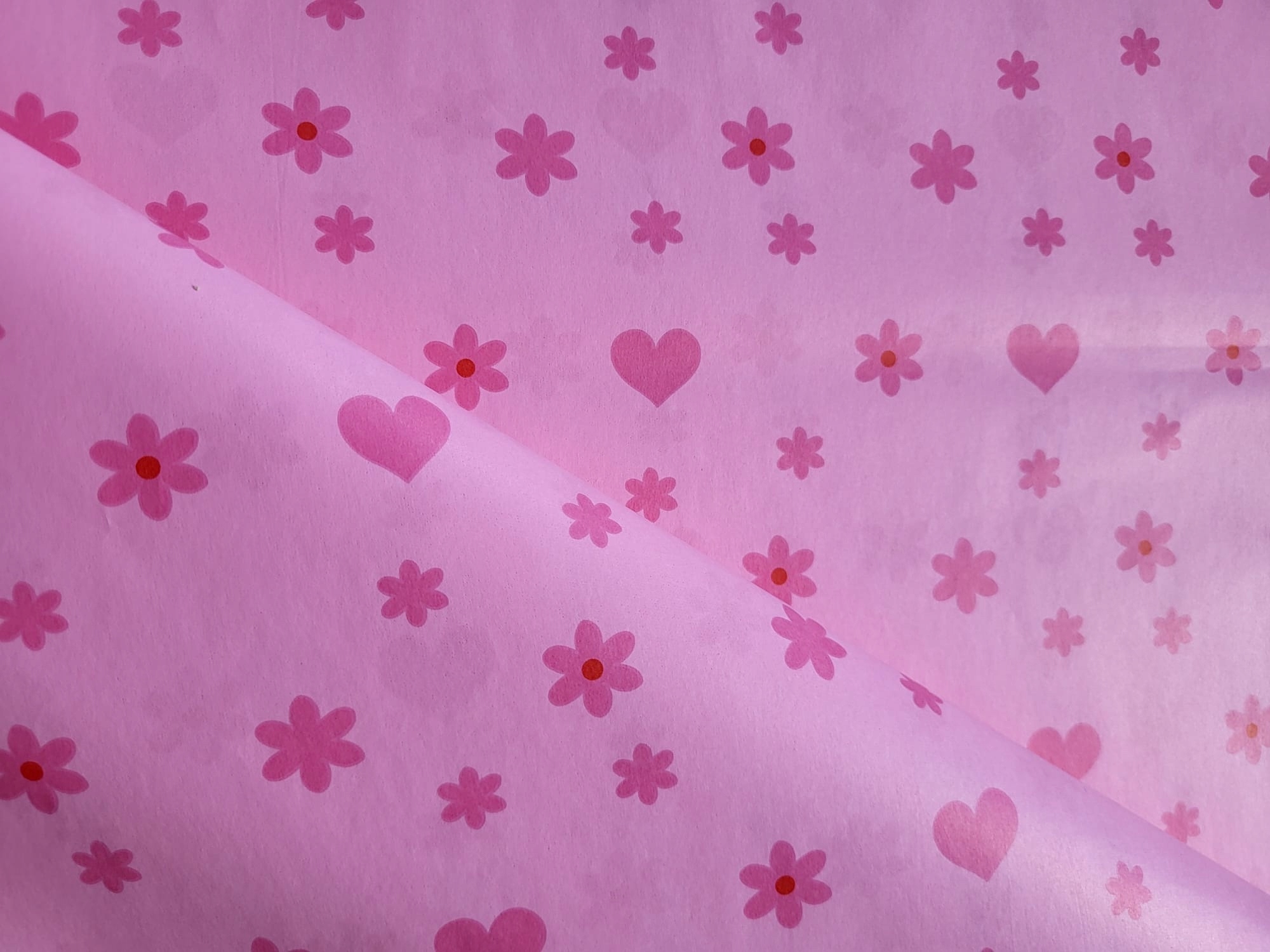 Růžové srdce a květiny, ozdobný papír 240 listů 50 x 75 cm