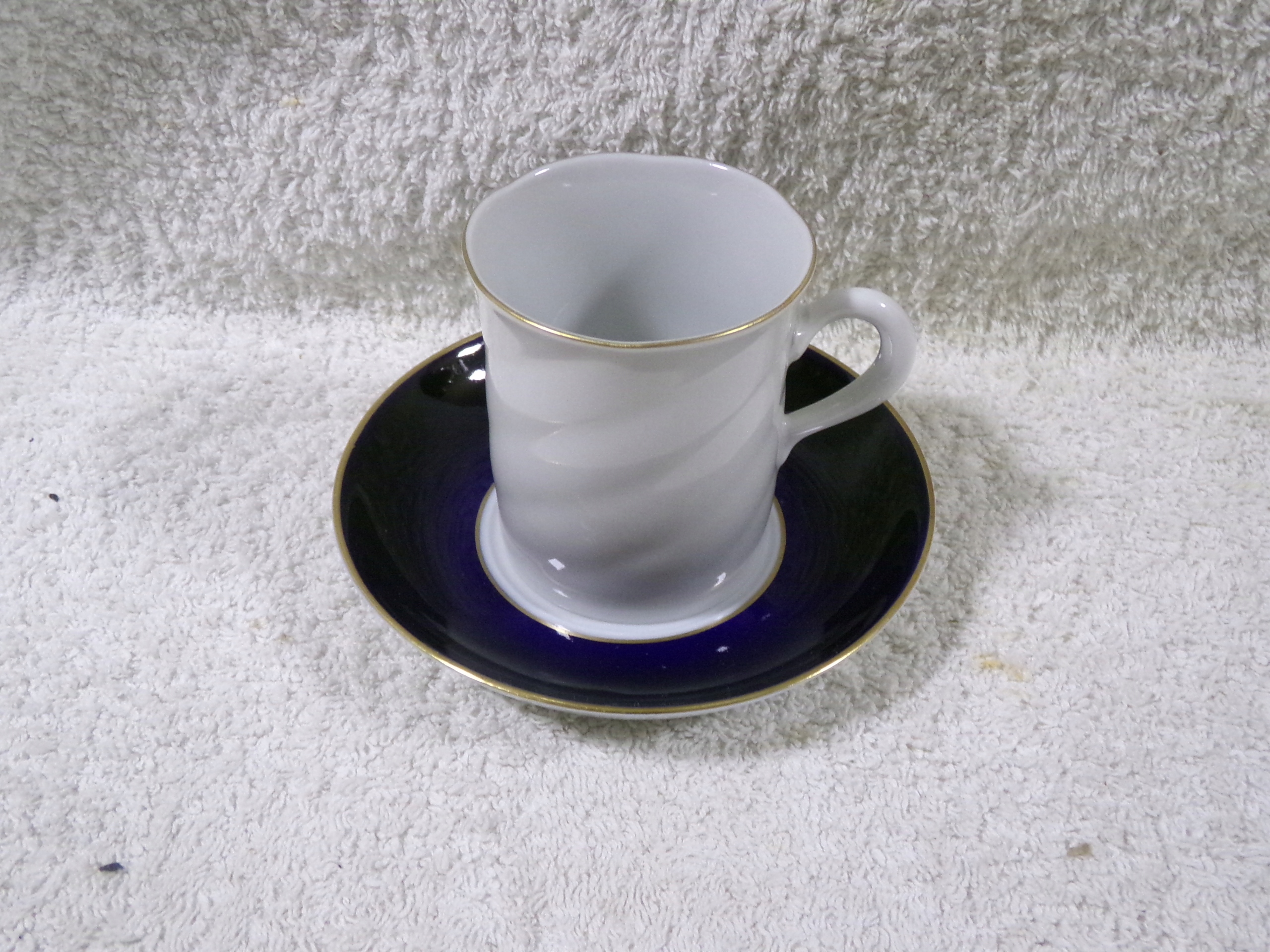 PIĘKNA FILIŻANKA PORCELANOWA-FREIBERGER