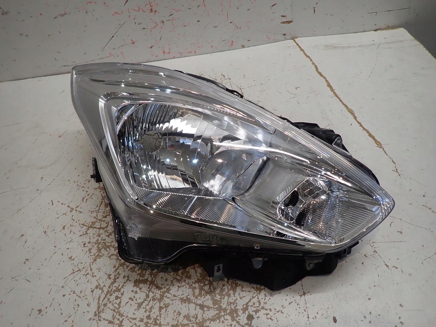 light front front right SUZUKI SWIFT MK8 2017