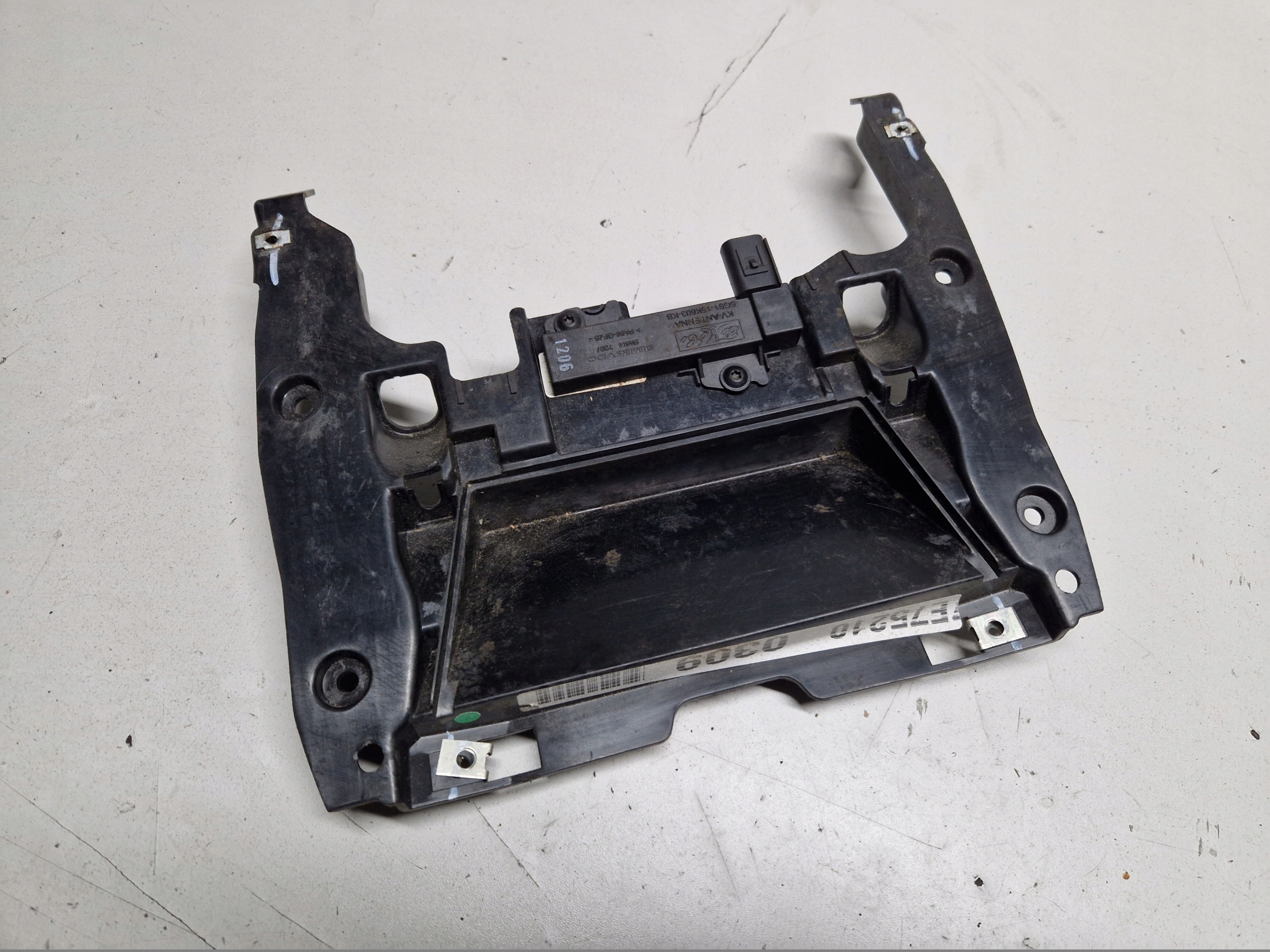 FORD MONDEO MK4 Support plaque POPIELNICZKI 7S71A047A30AX