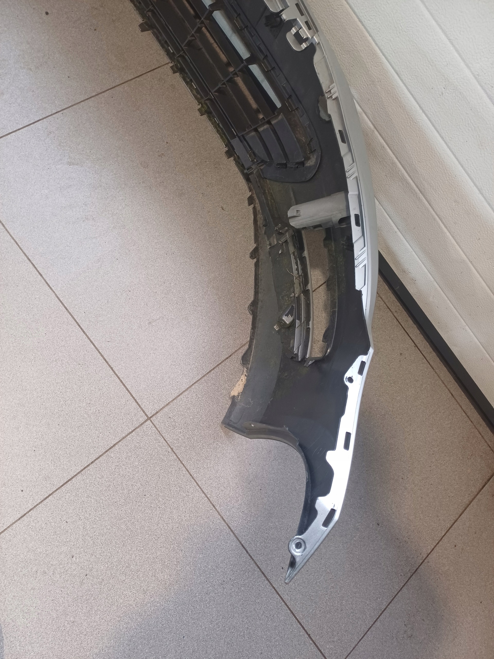 nárazník předek přední VW GOLF 7 VII 5G0807221 4 X PDC