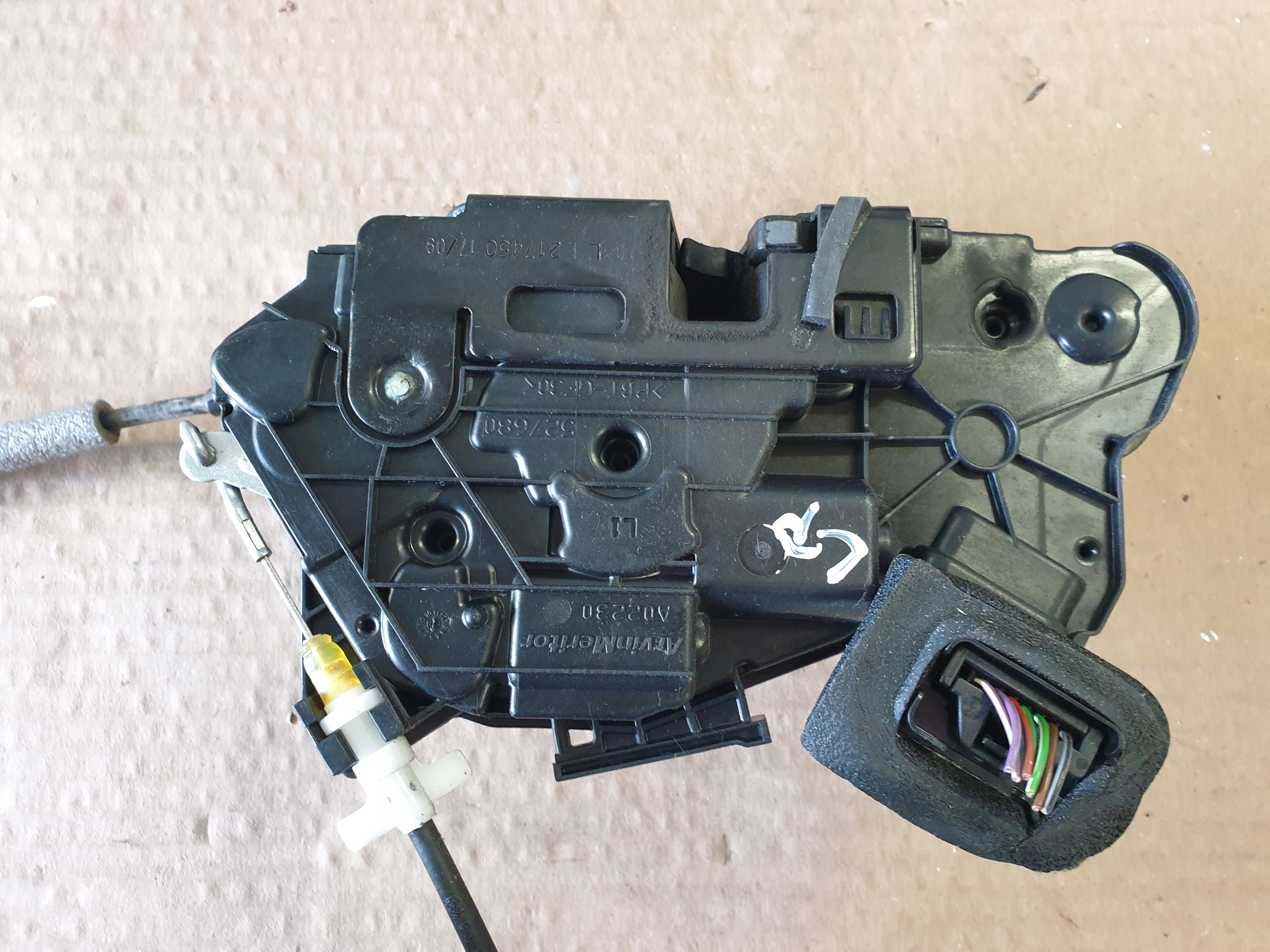lock door LP VW POLO GOLF 5K1837015
