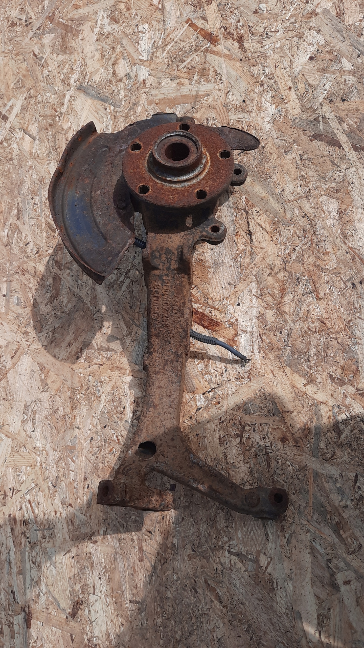 ZWROTNICA PRAWA VOLKSWAGEN PASSAT B5 2.0B 01R 3D0407238