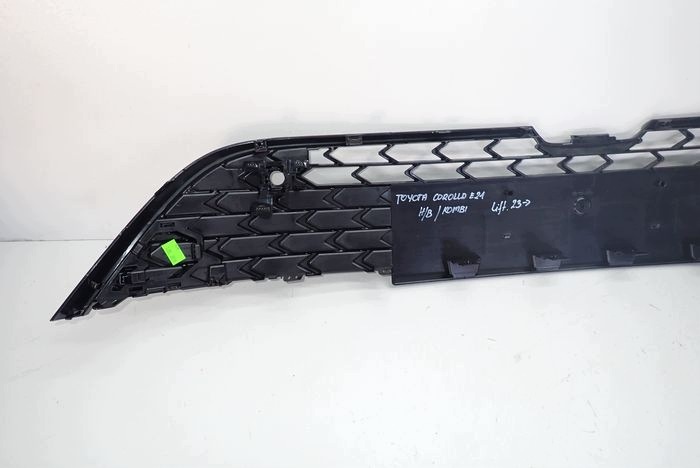 TOYOTA COROLLA E21 LIFT lüftungsgitter mitte der stoßstange 53112-02E20