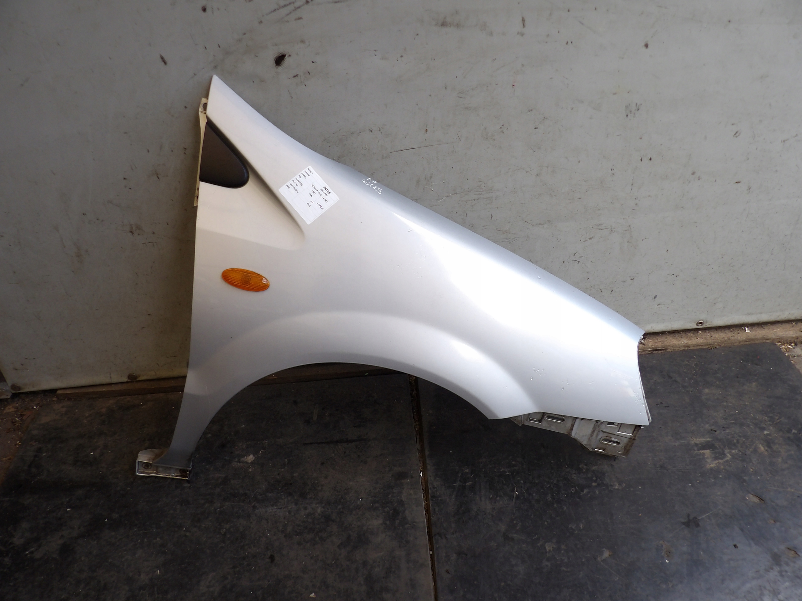 Nissan Almera Tino parafango Destra KL0