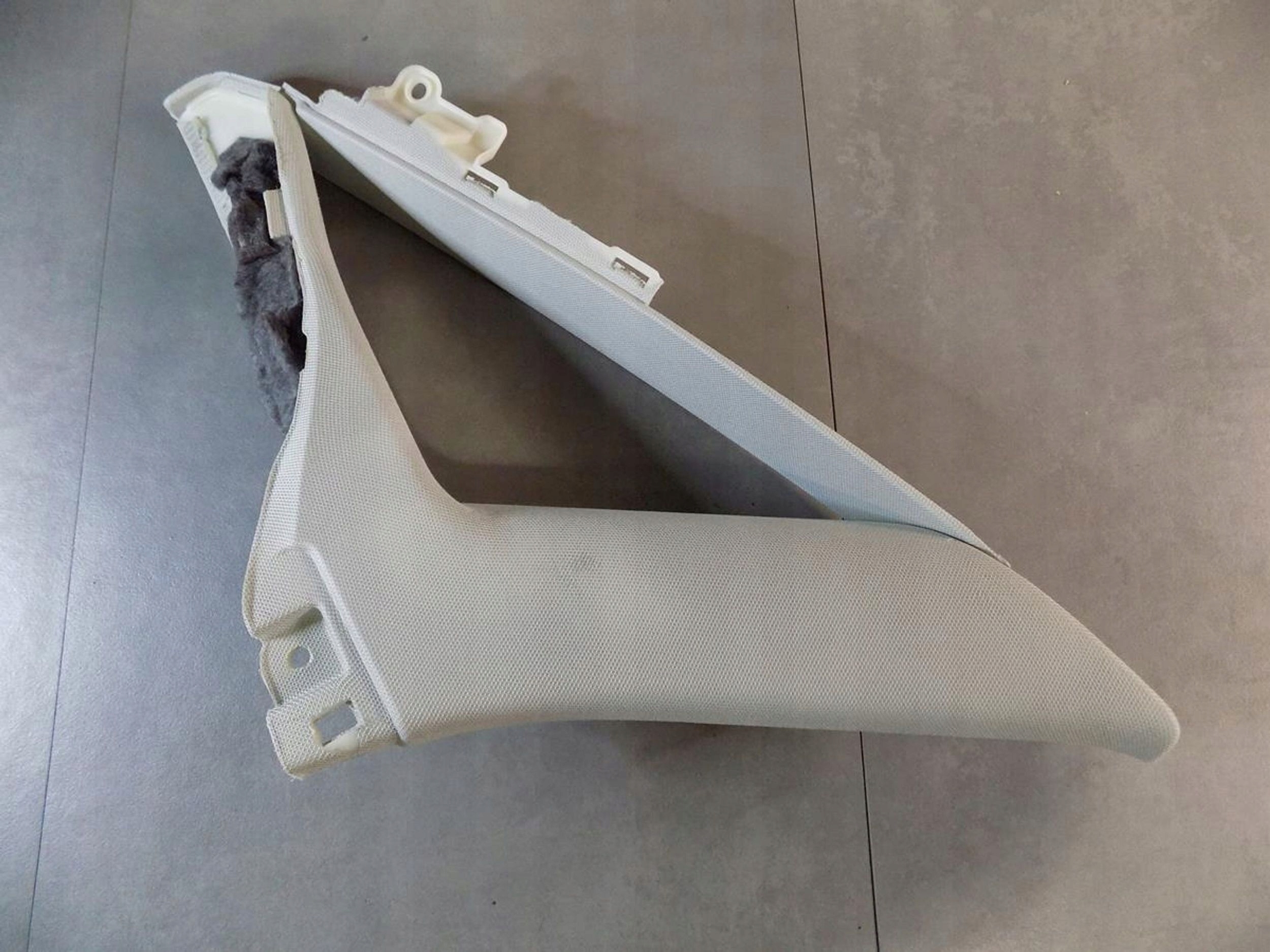 AUDI A8 4N side SLUPKA left rear part 4N4867241
