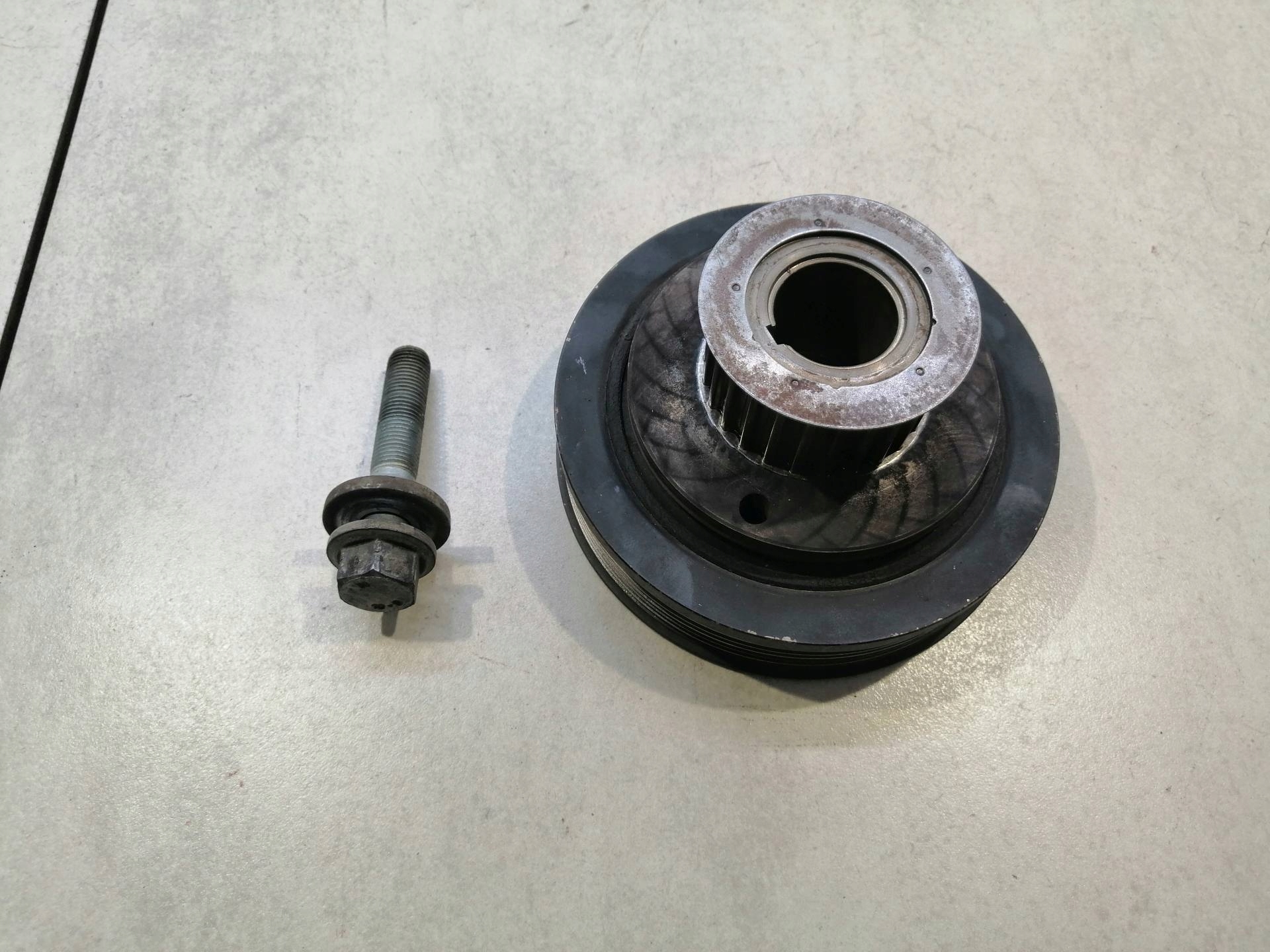 crank pulley LAGUNA II 3.0 V6