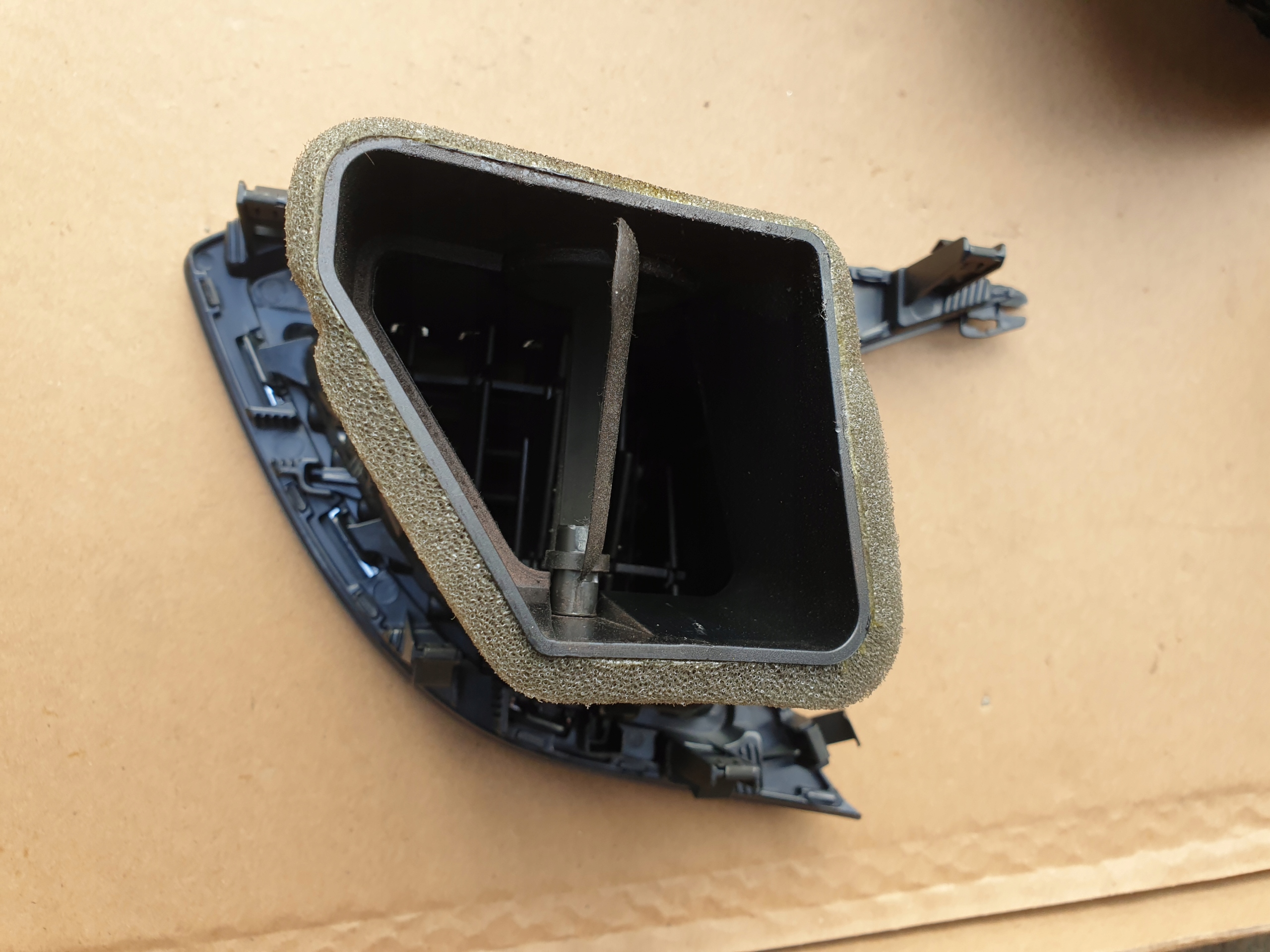 KRATKI PANEL console KRATKI SEAT LEON III 3 2013- 5F 5F1858061 5F1819110