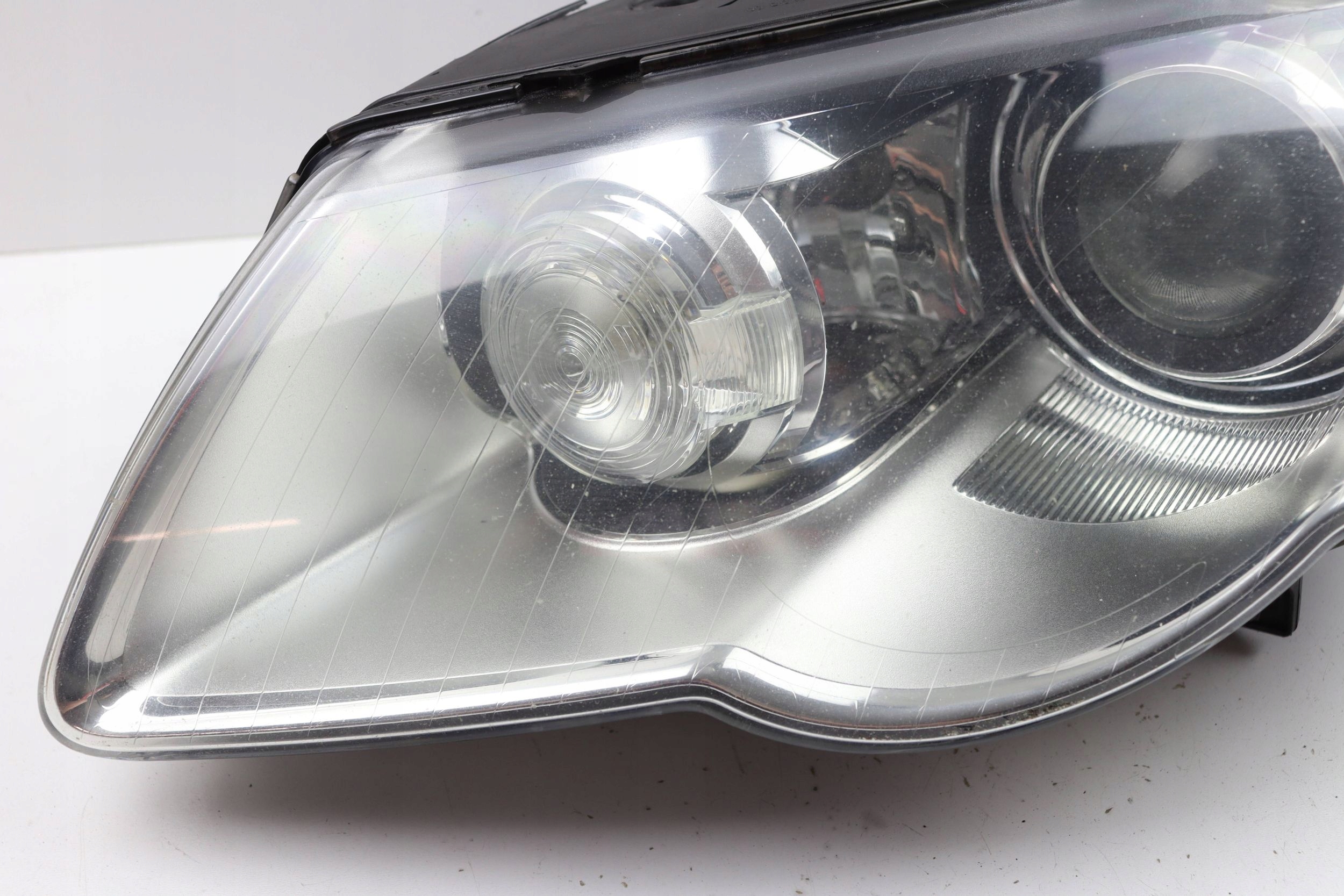 VW PASSAT B6 light front left front BI-XENON SKRETNA EUROPA 3C0941751D