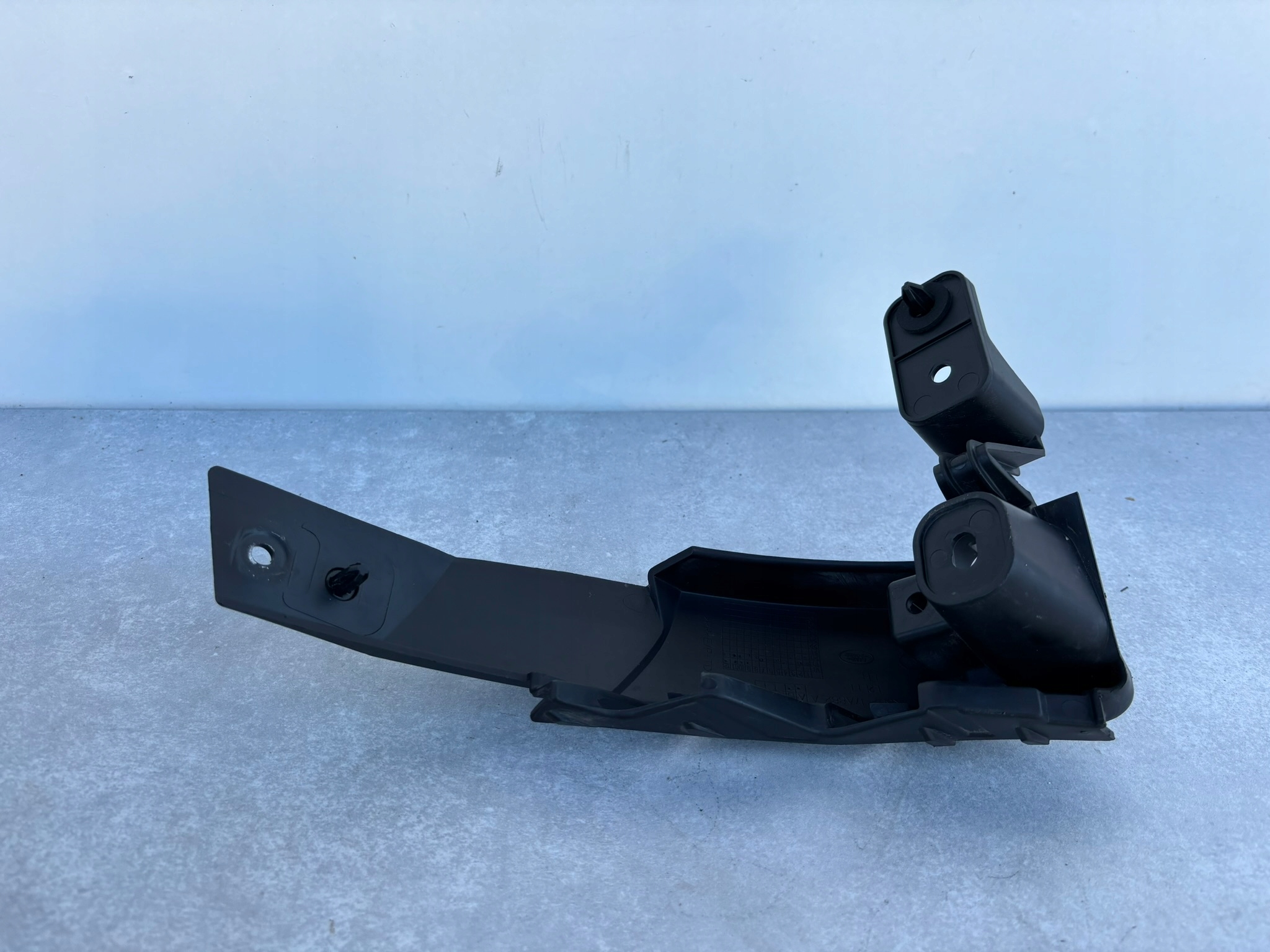 RANGE ROVER EVOQUE L551 bumper bracket left rear part holder K120/837