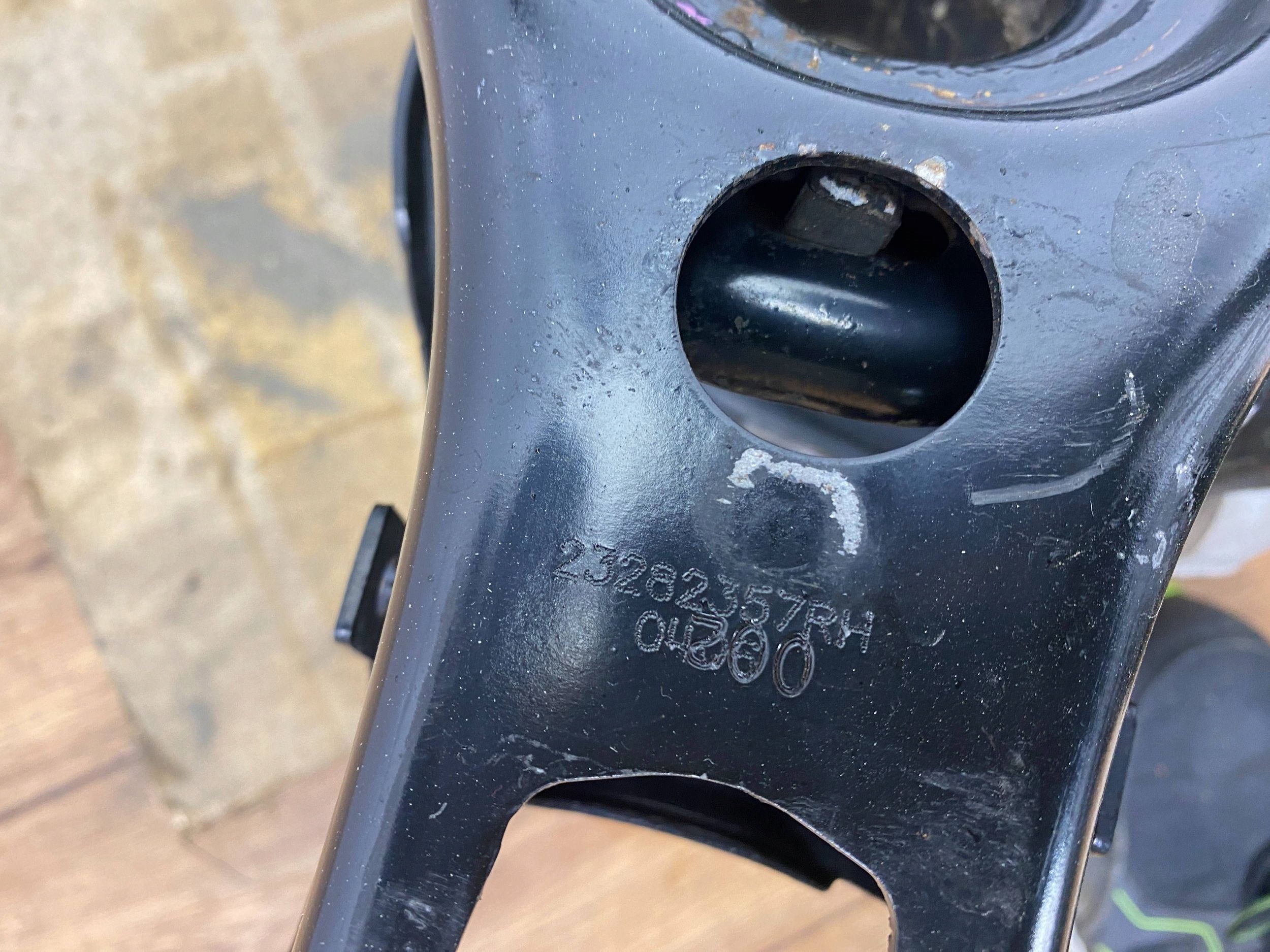 Sospensione Destro Mozzo FUSELLO braccio perno mozzo Chevrolet Camaro 2016+